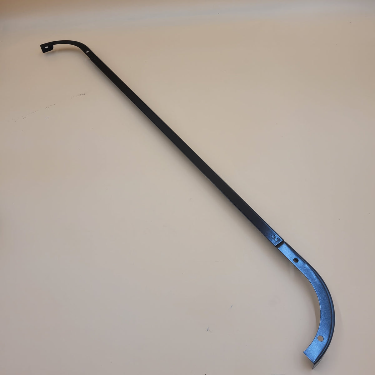 LR SERIES DEFENDER Tailgate Door Seal Upper Retainer MTC4290