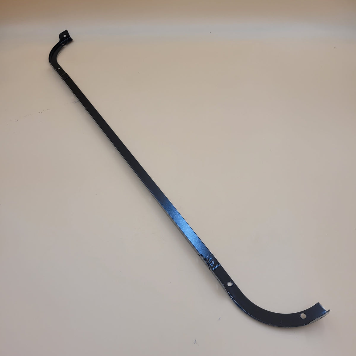 LR SERIES DEFENDER Tailgate Door Seal Upper Retainer MTC4290