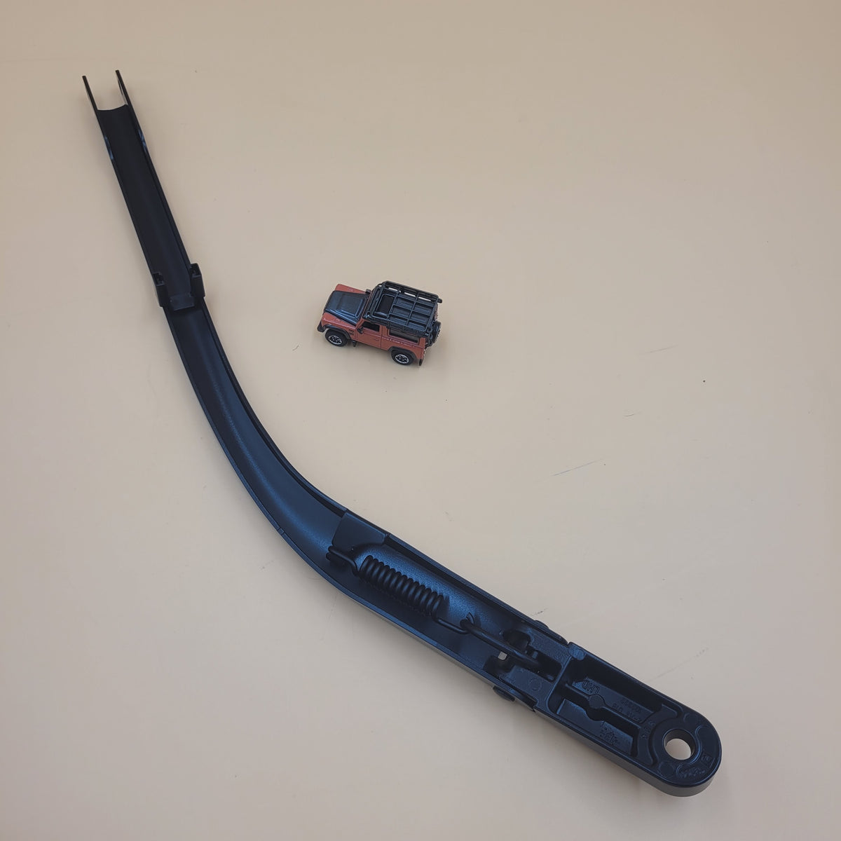 LR DISCOVERY II GENUINE Front L&R Wiper Arm For LHD DKB102840
