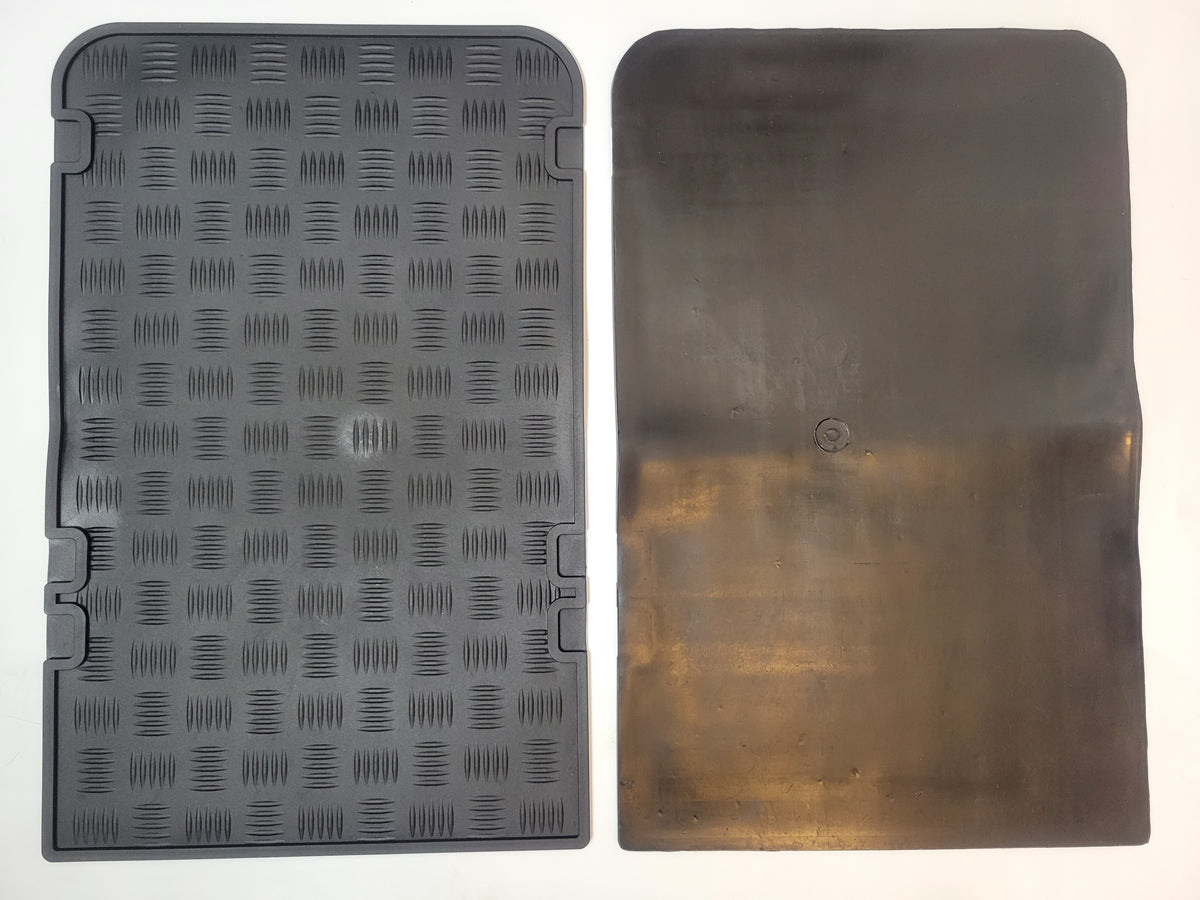 MIDDLE ROW FLOOR MATS SERIES II/IIA/III & DEFENDER 110/130 Part EXT017-3