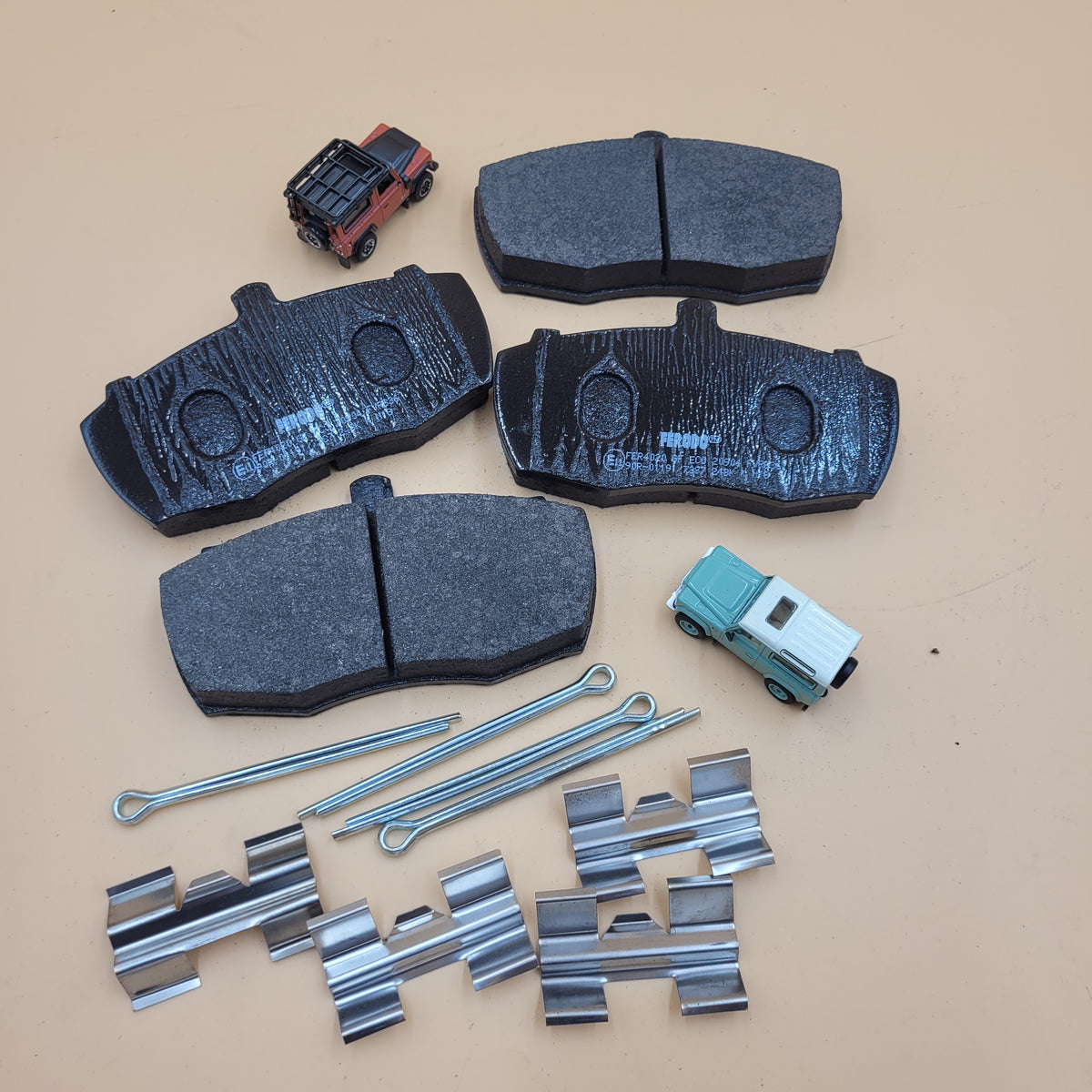 LR DEFENDER 110/130' -1986 Front Brake Pads FERODO FVR836 Part STC2950 / BR3162
