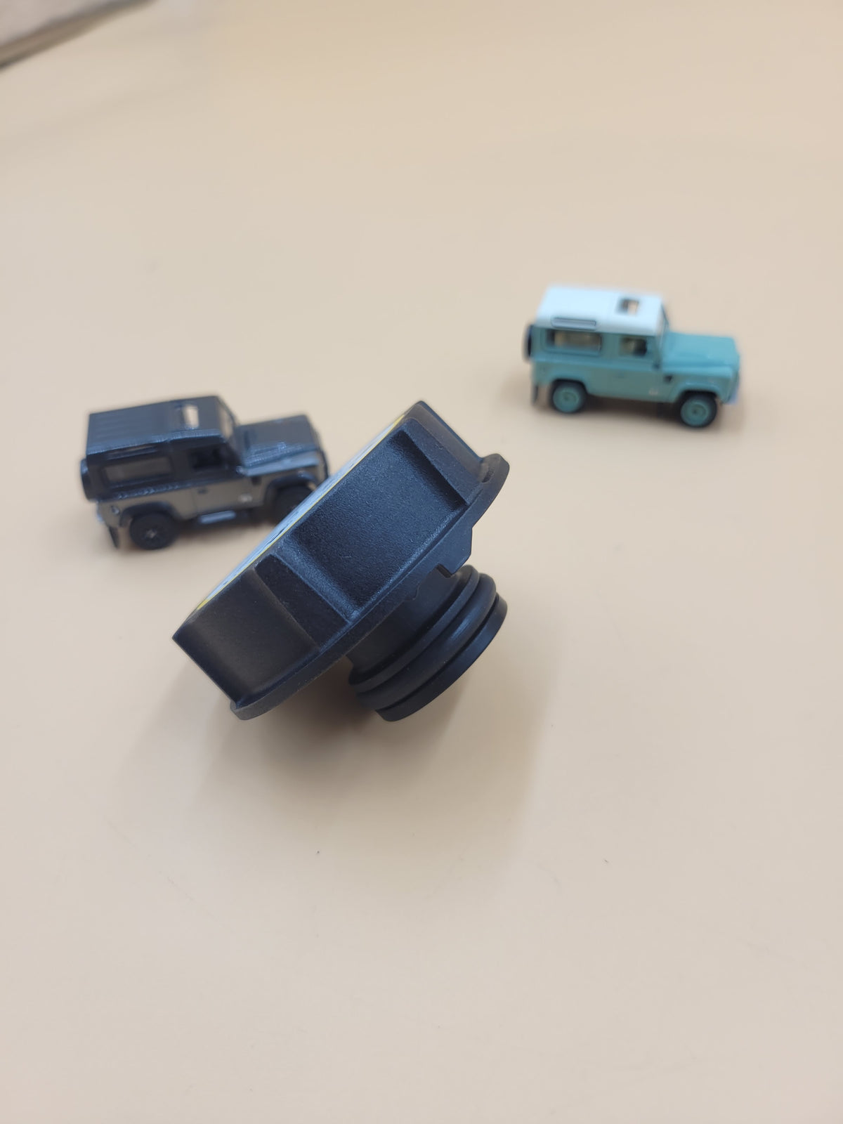 DISCOVERY SPORT 2015 Expansion Tank Cap LR000243LR