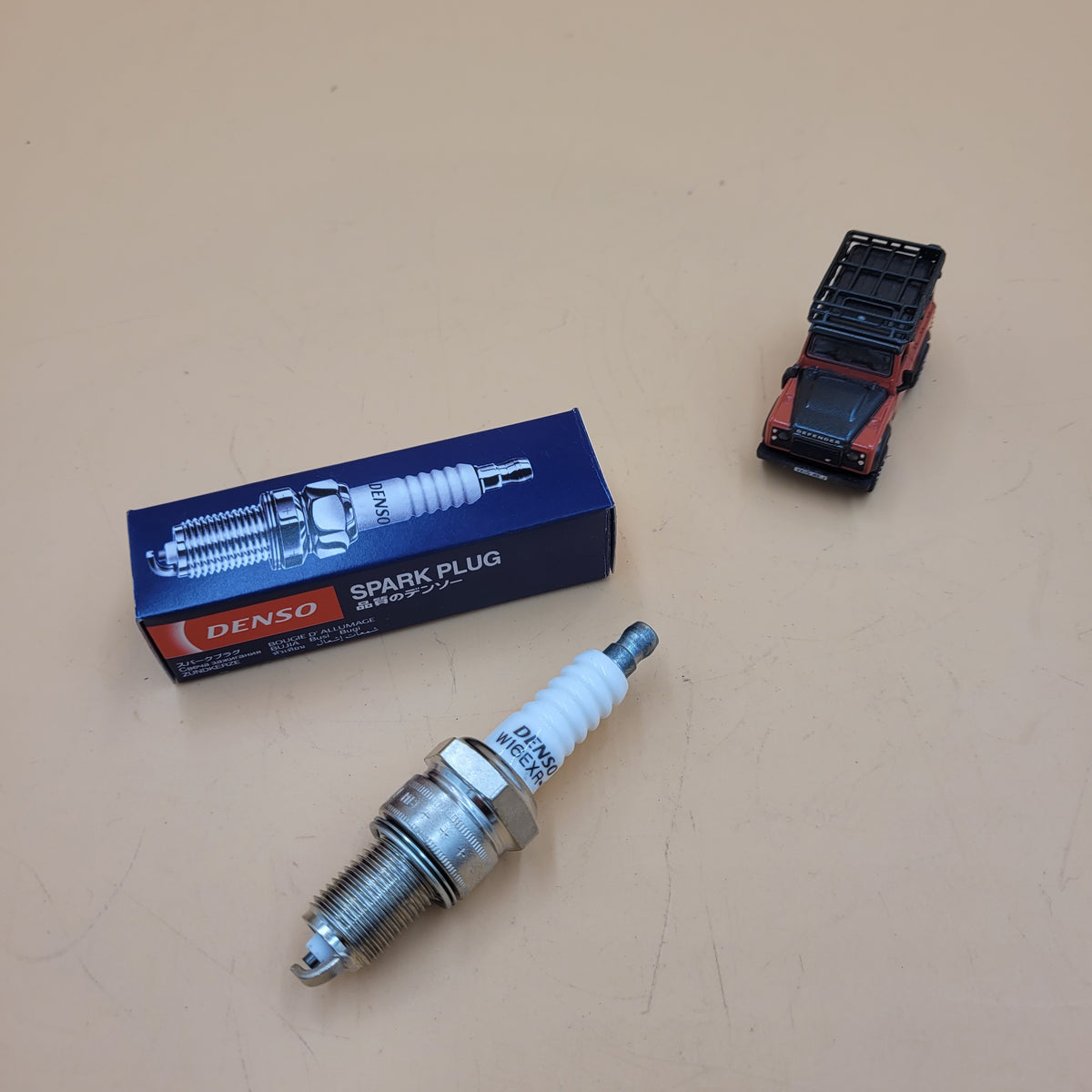 LR DEFENDER DISCOVERY RR Classic V8 Spark Plug ERR3799D