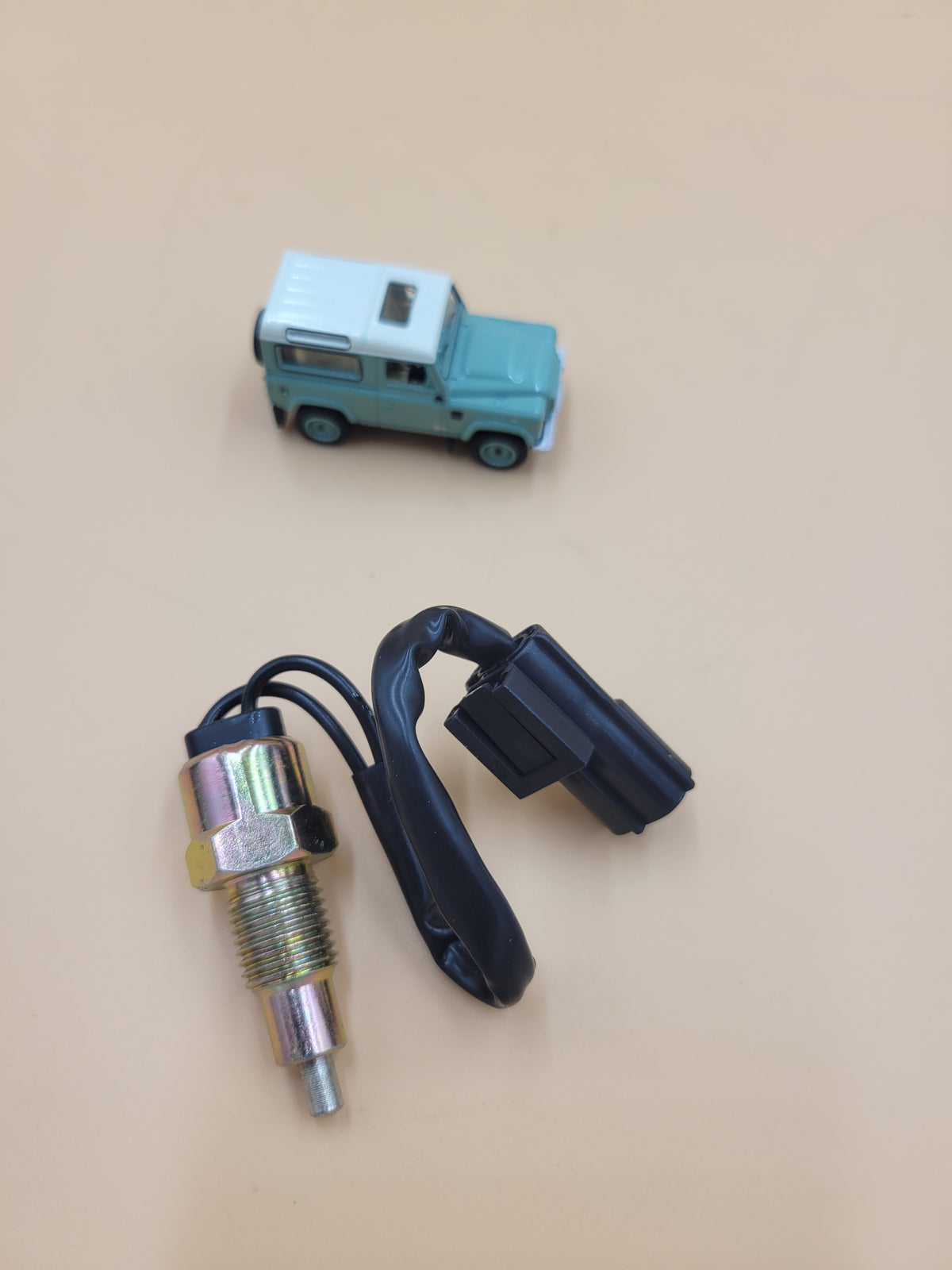 LR DEFENDER -06 Discovery I II RRC Switch Reverse Light Gearbox R380 AMR3918