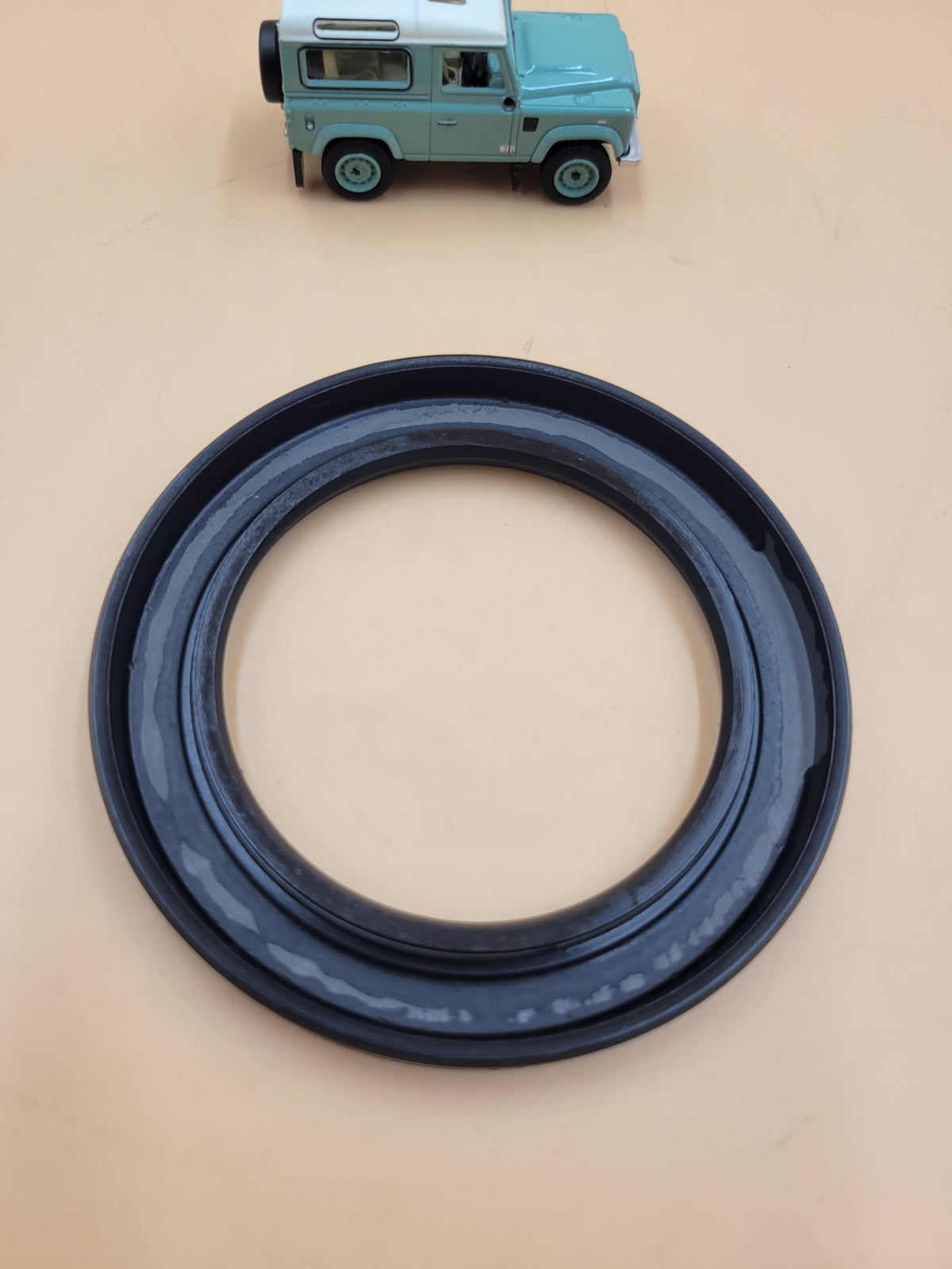 LR SERIES IIA III up to -80 Wheel Bearing Hub Oil Seal BR2103 / RTC3510