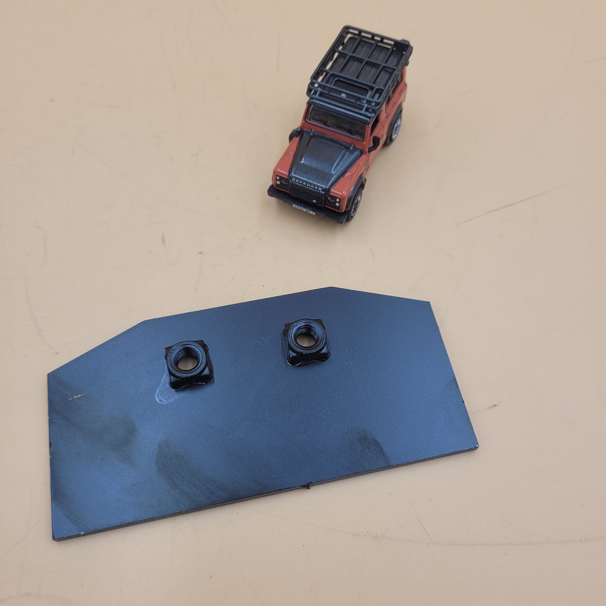 LR DEFENDER -16 Nut Plate for Door Latch Striker LR016667