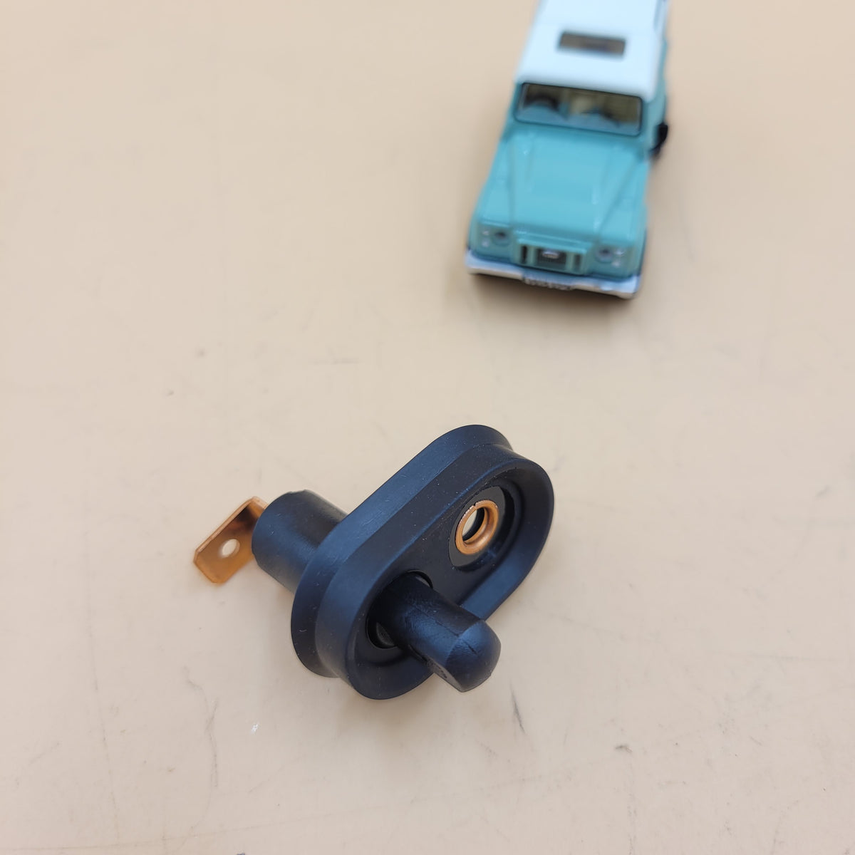 LR DEFENDER 90 & 110 SIDE DOOR INTERIOR COURTESY LIGHT SWITCH OEM AFU4241LG