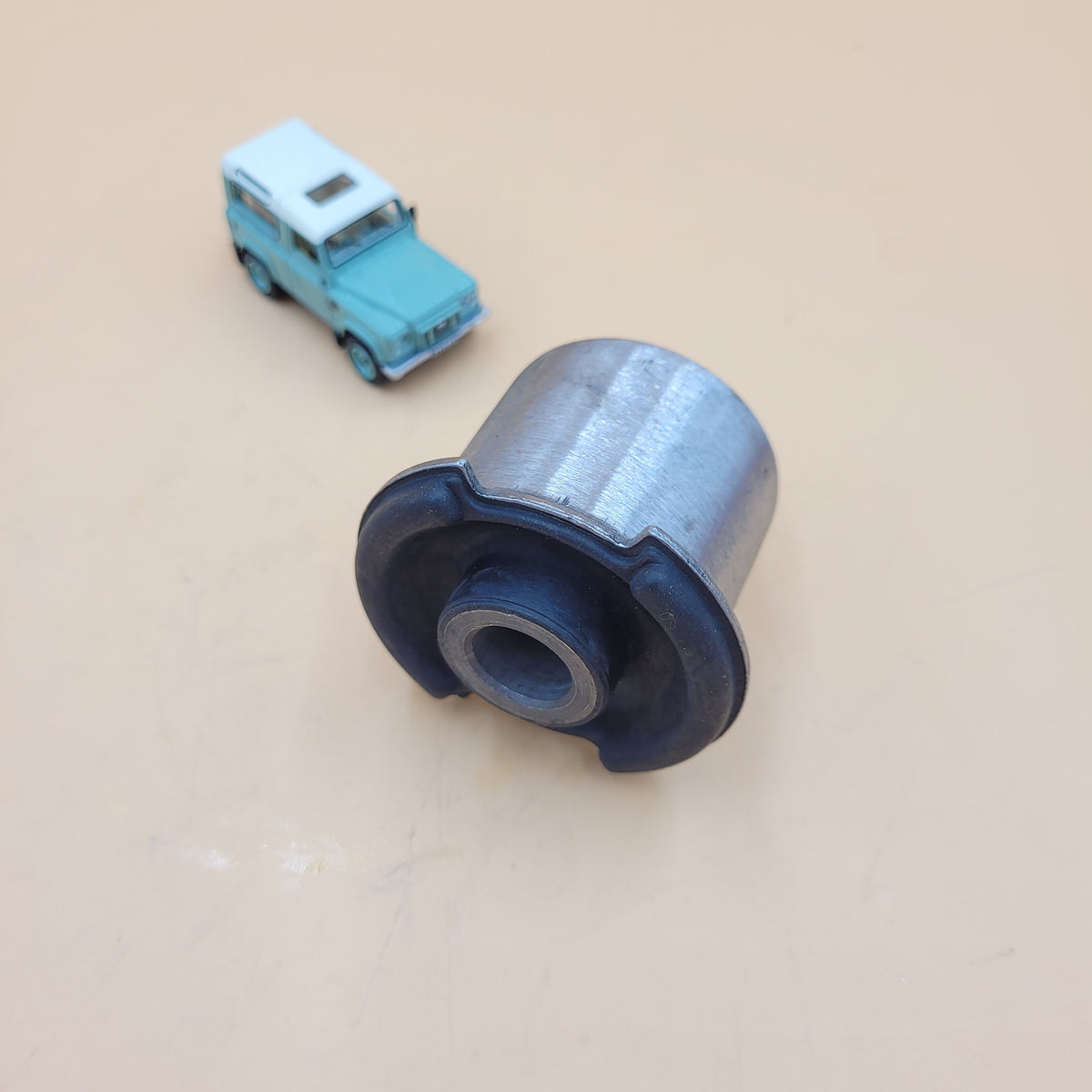 LAND ROVER RANGE ROVER S 05-13 FRONT UPPER CONTROL ARM BUSHING SET 4X LR051625