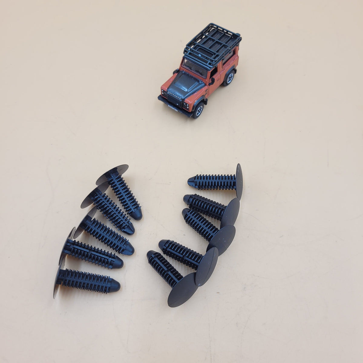 LR DEFENDER -16 Fastener for Bumper End Cap DZM100080 SET X10
