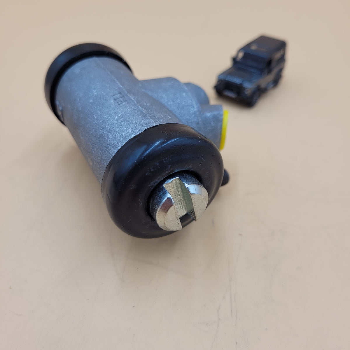 LR DEFENDER 90" Rear Right Brake Wheel Cylinder RTC3168