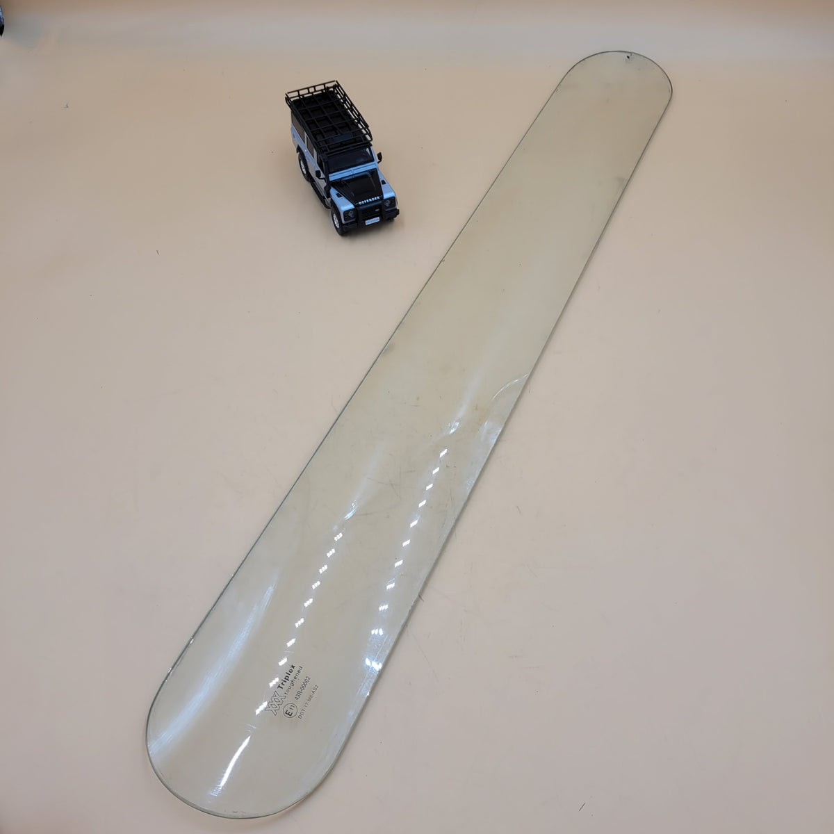 LR SERIES DEFENDER Alpine Roof Light 4mm Glass LH or RH MWC4714