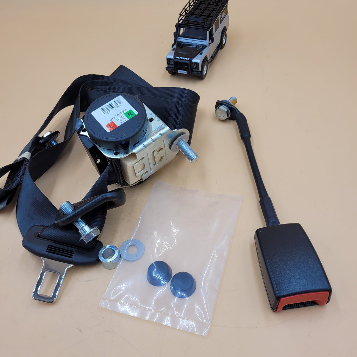 LR SERIES Early DEFENDER 87- Front Right Hand Seat Belt Kit MXC5492