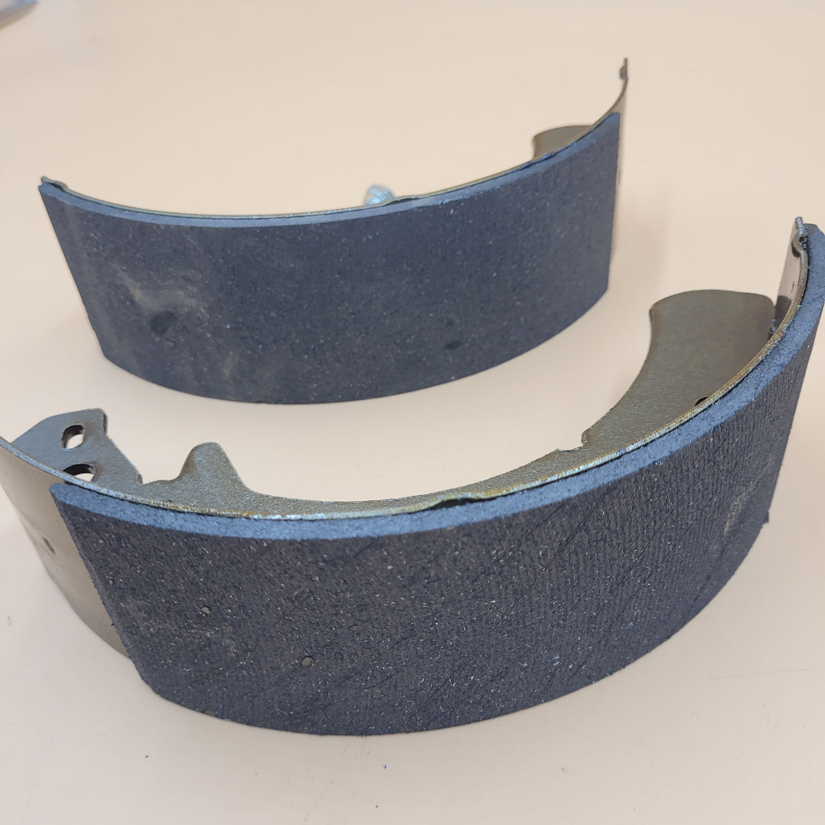LR DEFENDER -16 DISCOVERY I/II Handbrake Shoes 1994 Onwards ICW500010