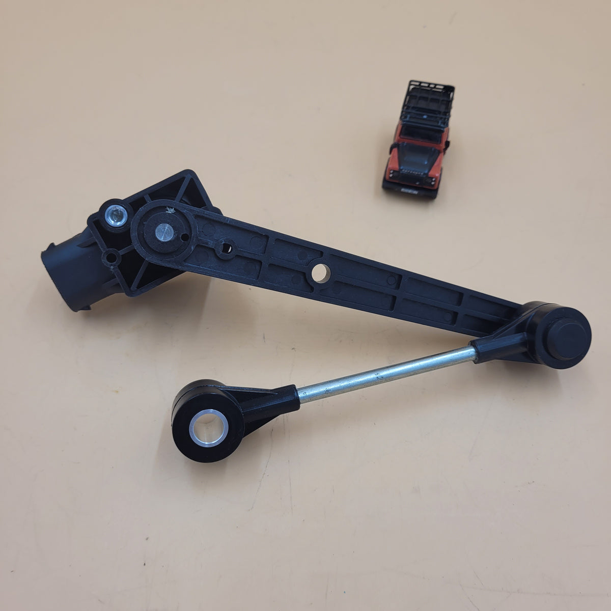 LR DISCOVERY II RR L322 02-09 SUSPENSION RIDE HEIGHT LEVEL SENSOR RQH100030