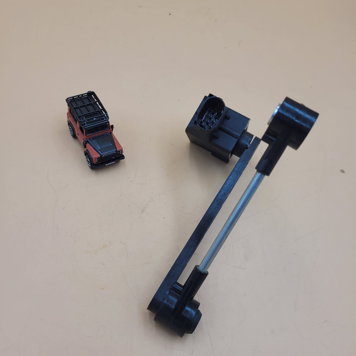 LR DISCOVERY II RR L322 02-09 SUSPENSION RIDE HEIGHT LEVEL SENSOR RQH100030