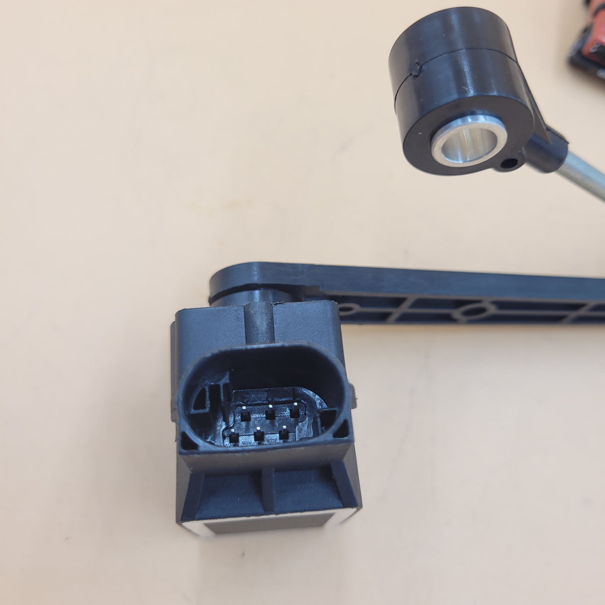 LR DISCOVERY II RR L322 02-09 SUSPENSION RIDE HEIGHT LEVEL SENSOR RQH100030
