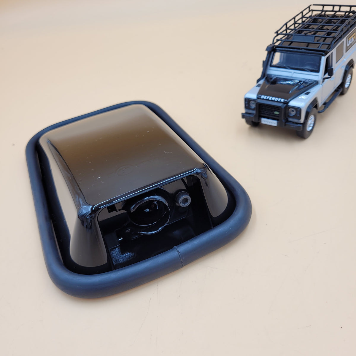 LR DEFENDER -16 MIRROR HEAD IN GLOSS BLACK NO ARM DA6892