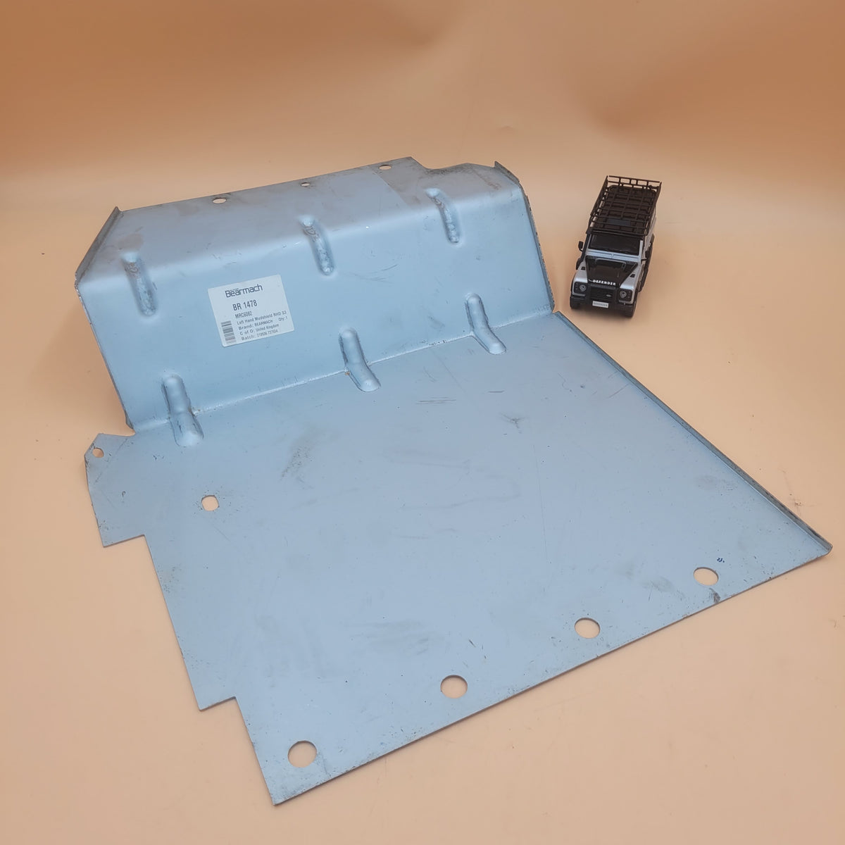 LR Series I II Front Left Mud Shield BR1478 / MRC6082