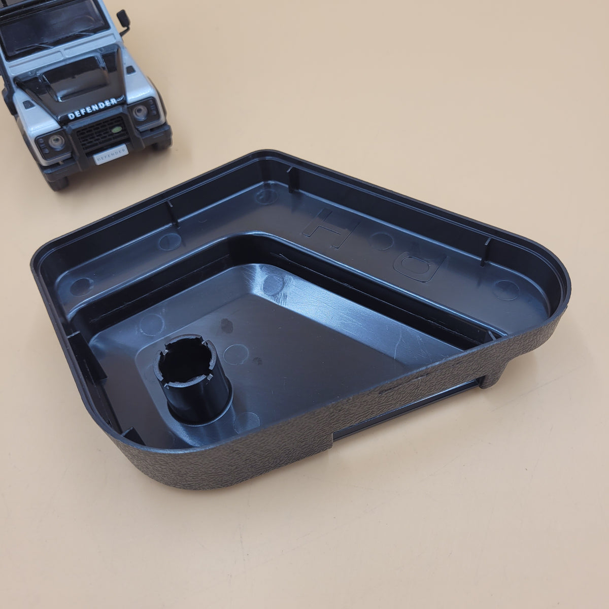 LR DEFENDER -16 Seat Mechanism Cover For Right Hand Seat MWC7636