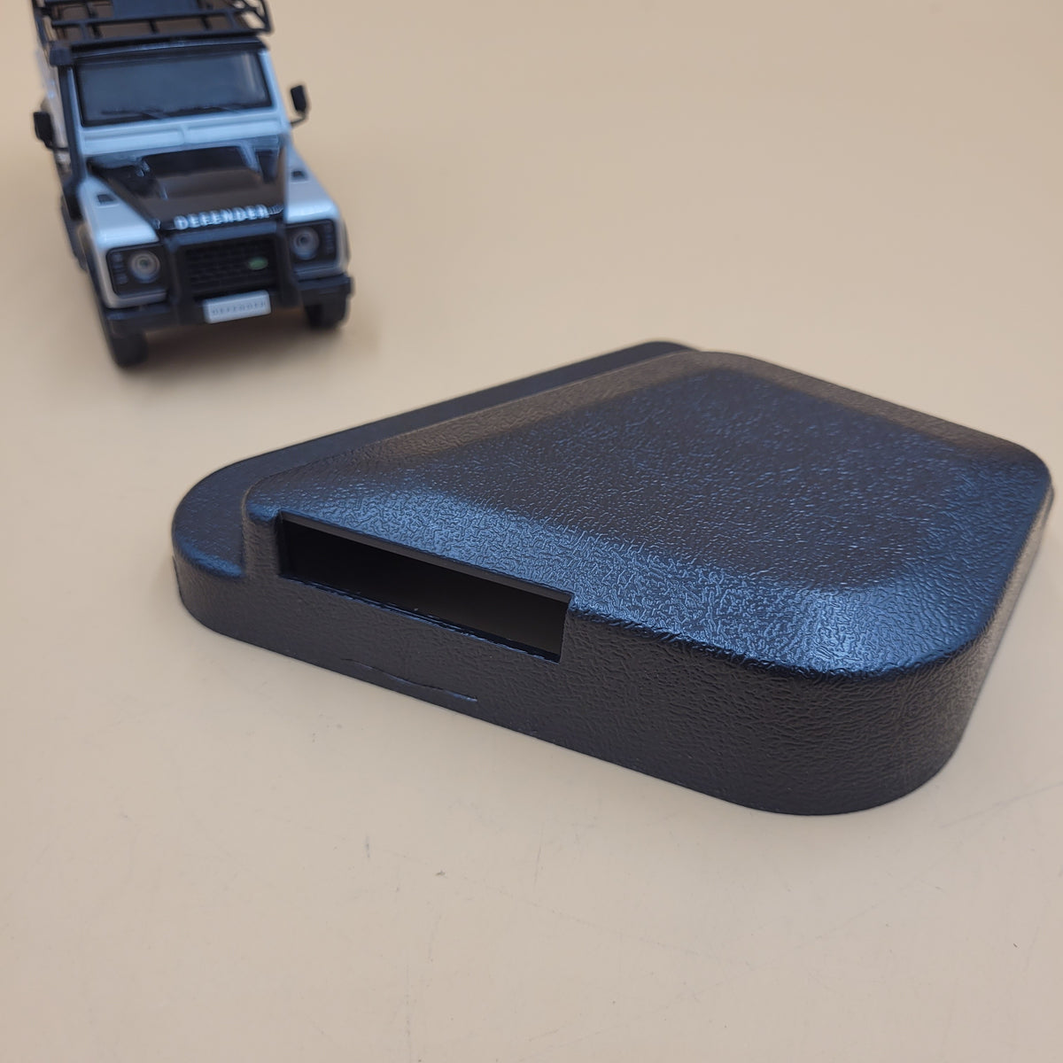 LR DEFENDER -16 Seat Mechanism Cover For Right Hand Seat MWC7636