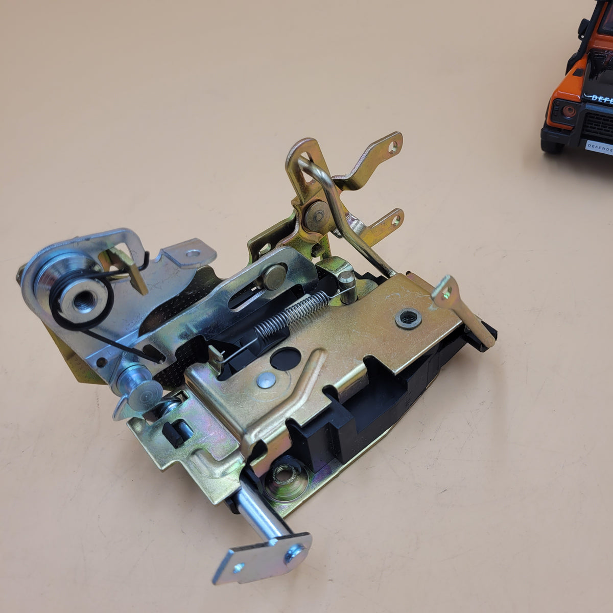 LR DISCOVERY I RR Classic Front Left Hand Door Latch MTC7592