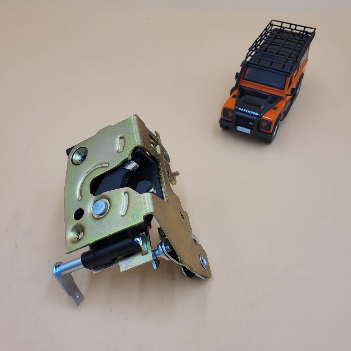 LR DISCOVERY I RR Classic Front Left Hand Door Latch MTC7592