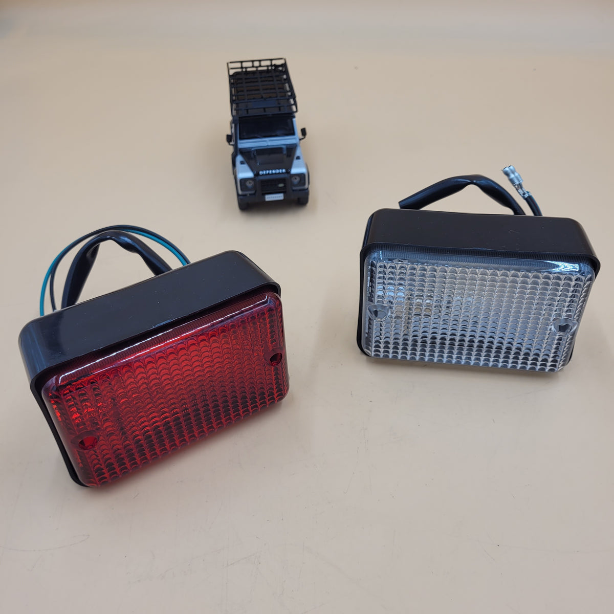 LAND ROVER DEFENDER 90/110/130 1980-2002 REAR REVERSE LIGHT LAMP PRC7263
