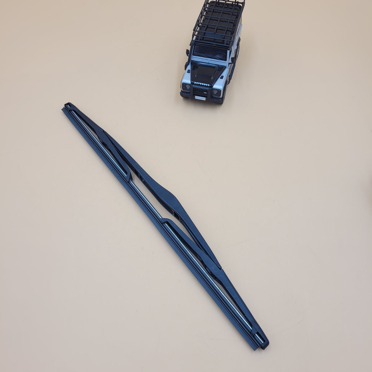 LAND ROVER DISCOVERY 2 - REAR WIPER BLADE NEW PART DKC100890