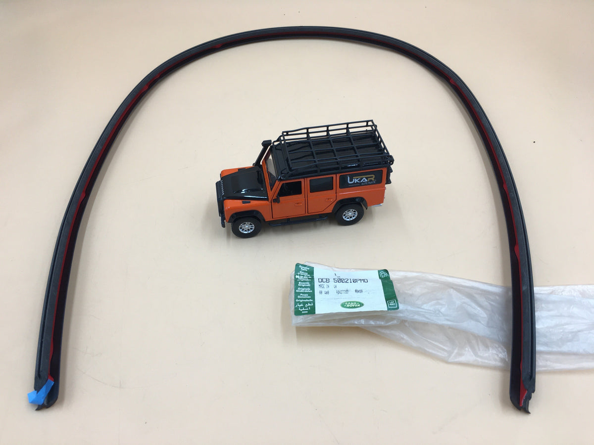 Top Windscreen Finisher Part DCB500210PMD