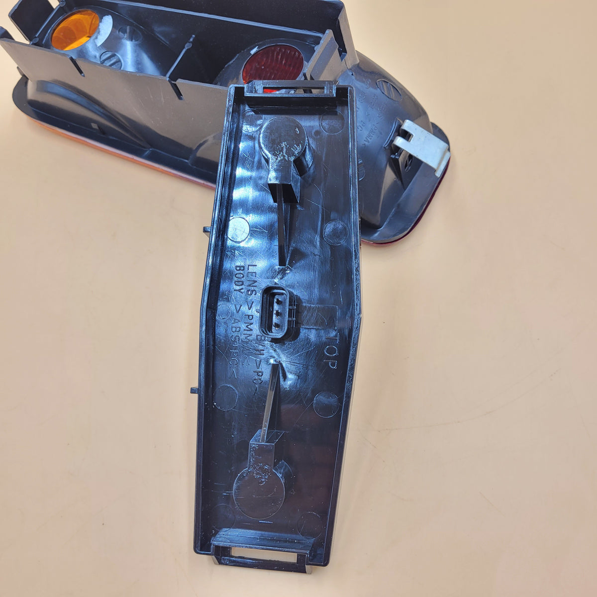 ELECTRICAL BULB HOLDER REAR BUMPER LIGHT XFM100310 LAND ROVER DISCOVERY 2 99-04