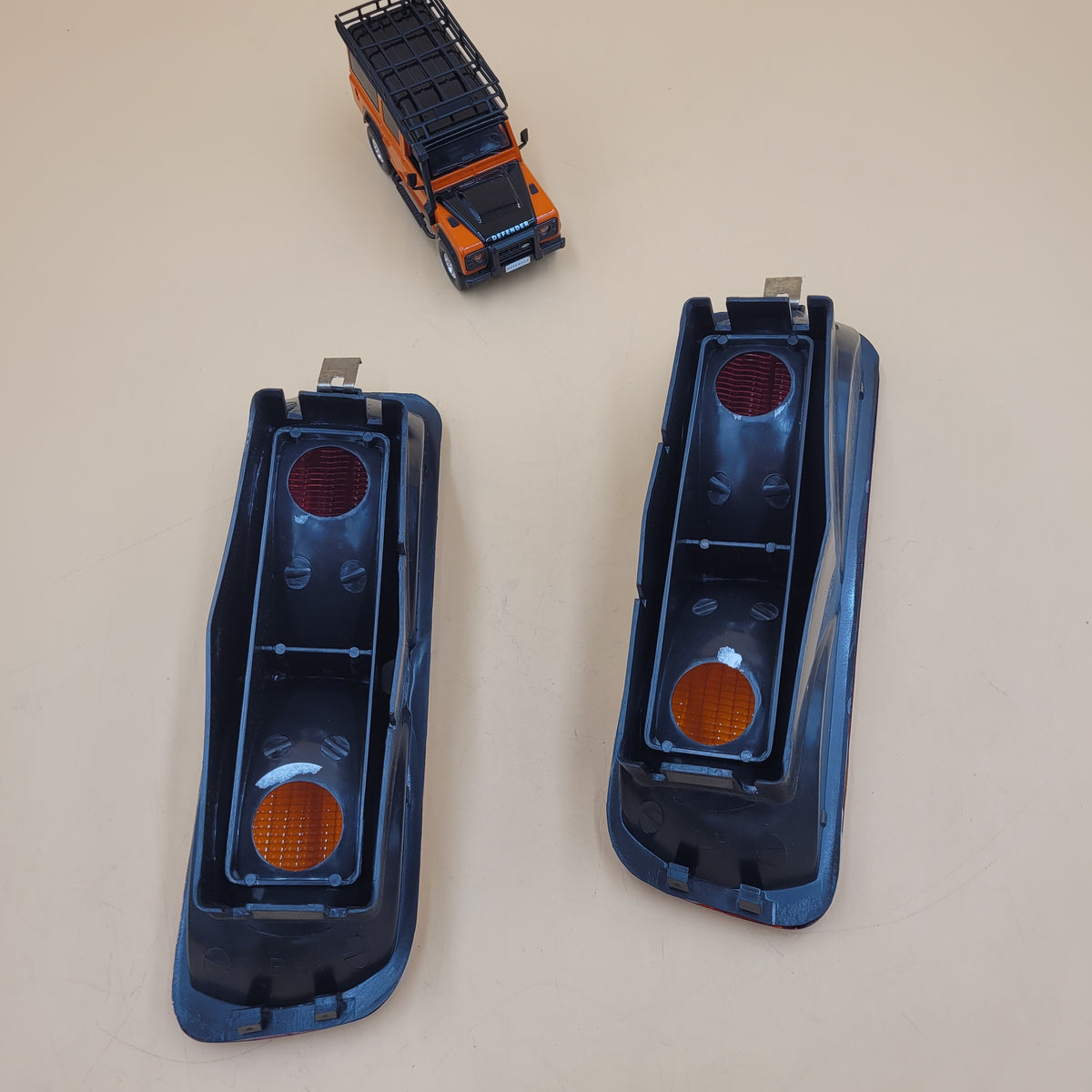 Land Rover Discovery 2 1999-2002 RH / Passenger Rear Bumper Light XFB101480
