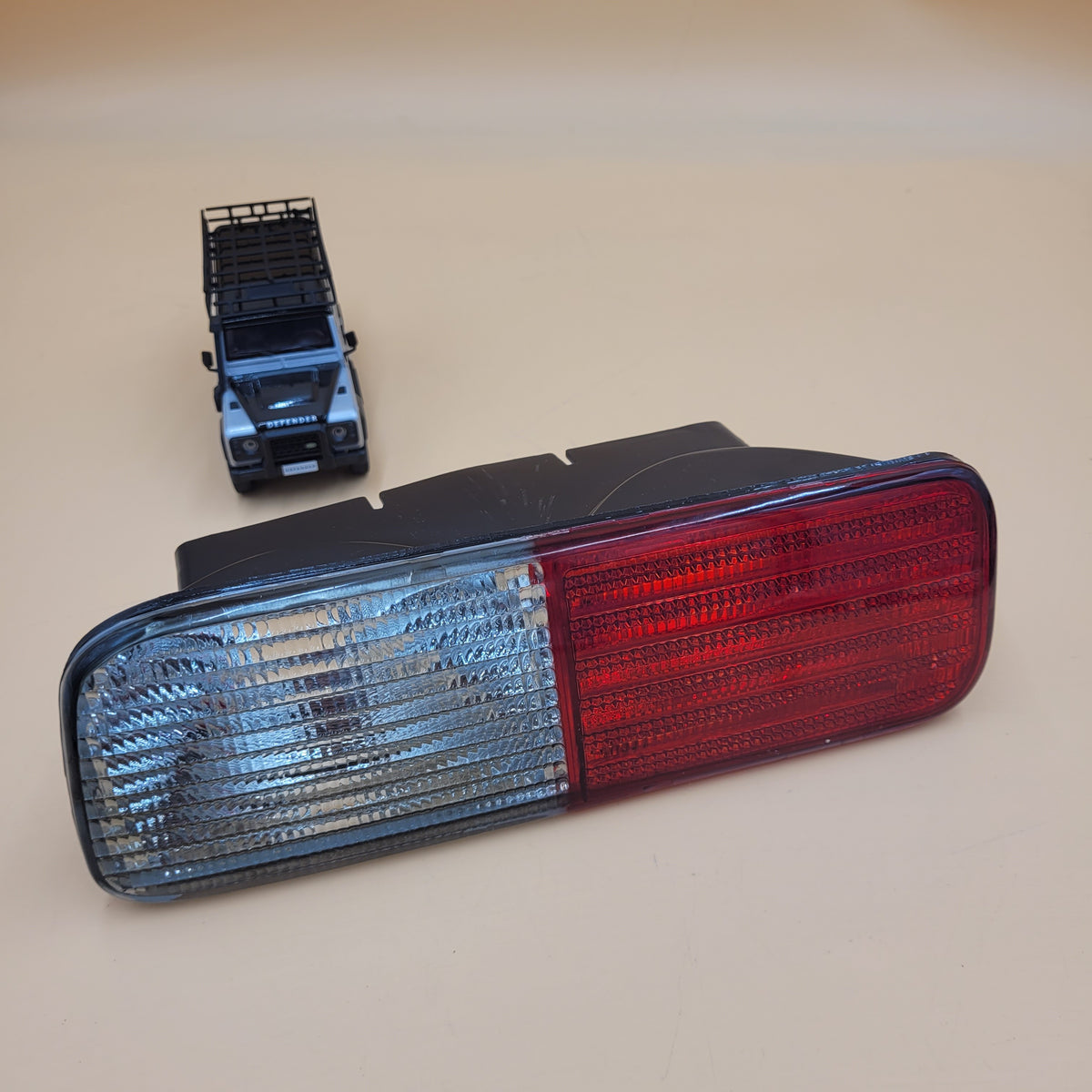 LAND ROVER DISCOVERY 2 03-04 REAR BUMPER LIGHTS SET PAIR XFB000720 AND XFB000730