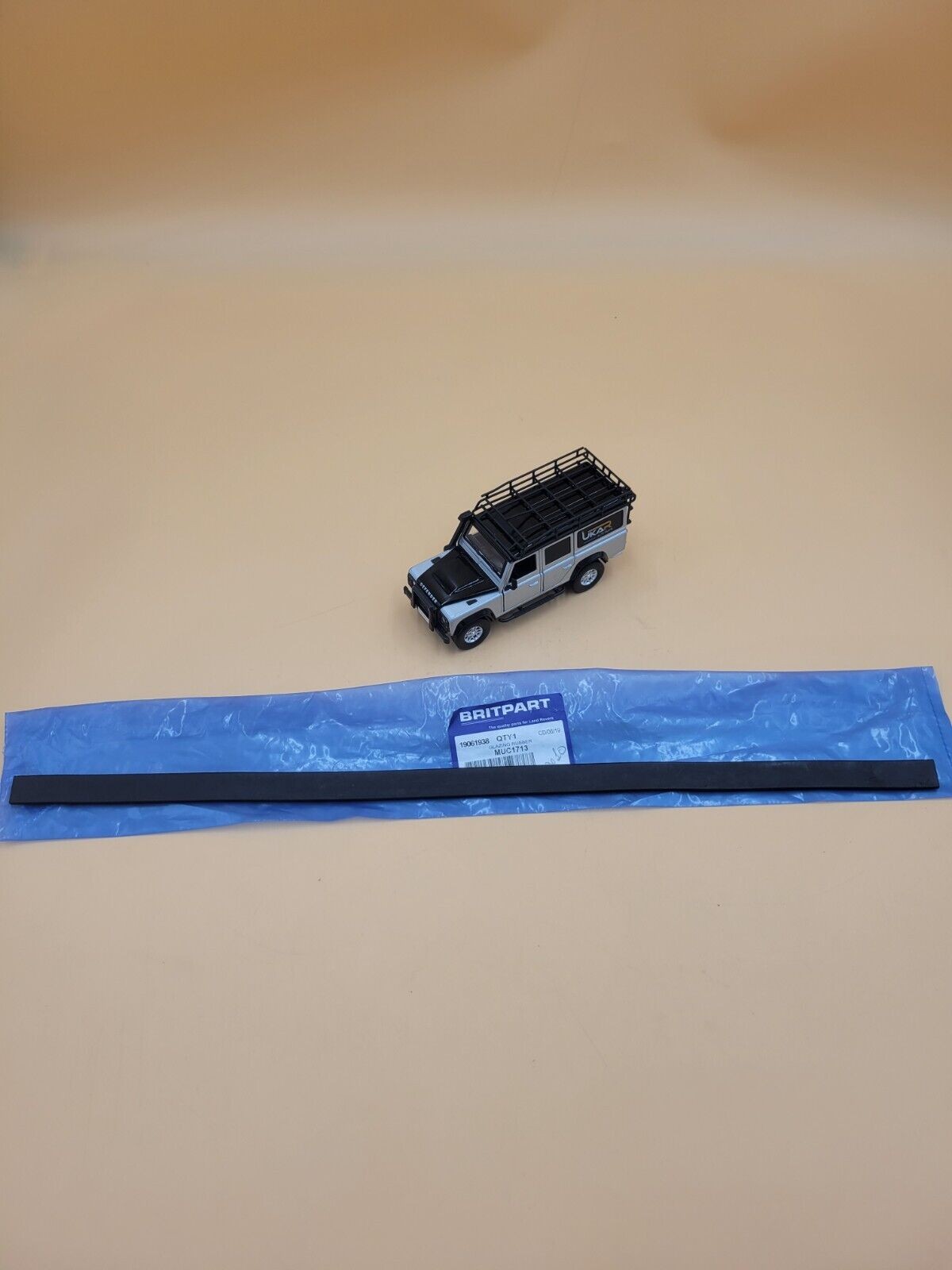 LR DEFENDER -87 Glazing Channel Rubber for Wind Windows Front Doors 5mm MUC1713