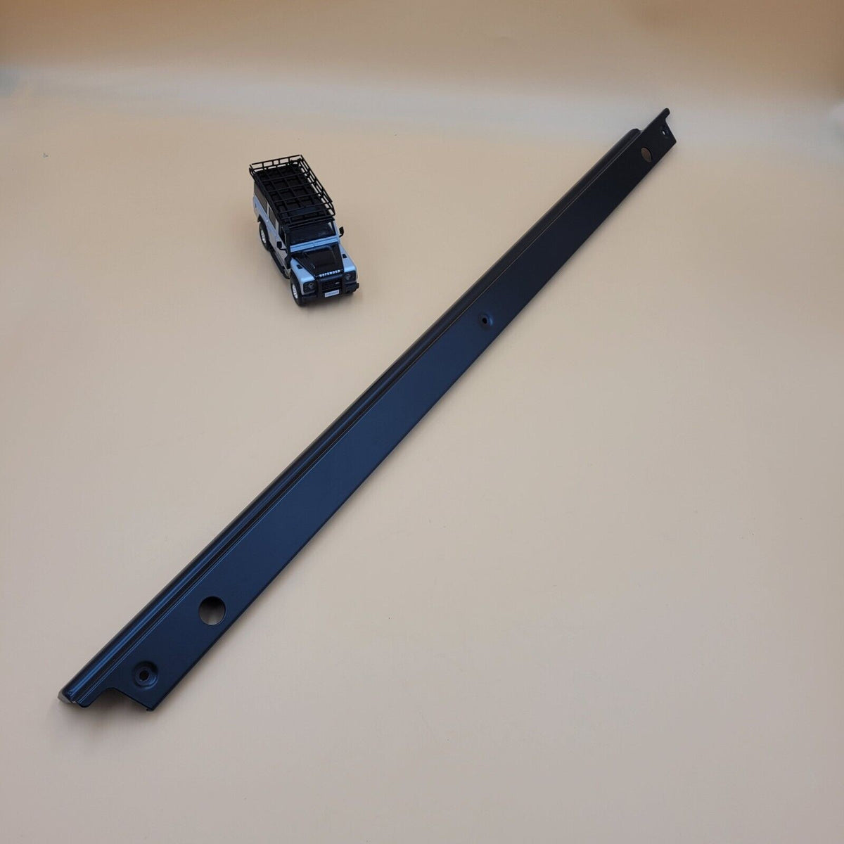 LR SERIES DEFENDER Door Capping for Split Front Left Hand Door RRC5035