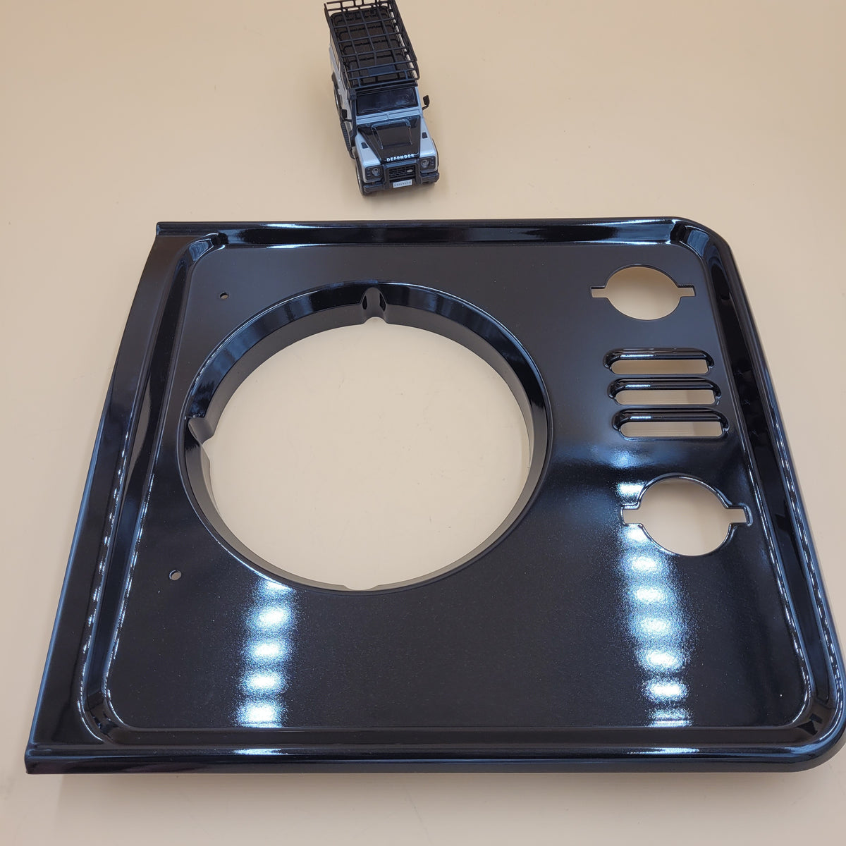 LR DEFENDER LH Santorini Gloss Black Headlamp Surround LR059129
