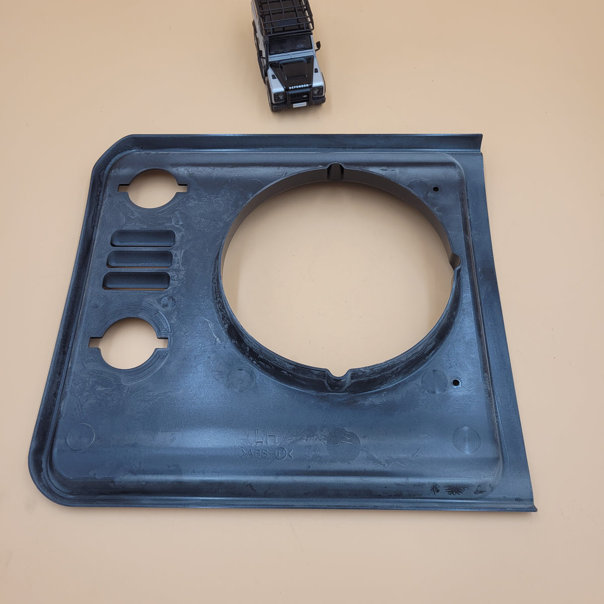 LR DEFENDER LH Santorini Gloss Black Headlamp Surround LR059129