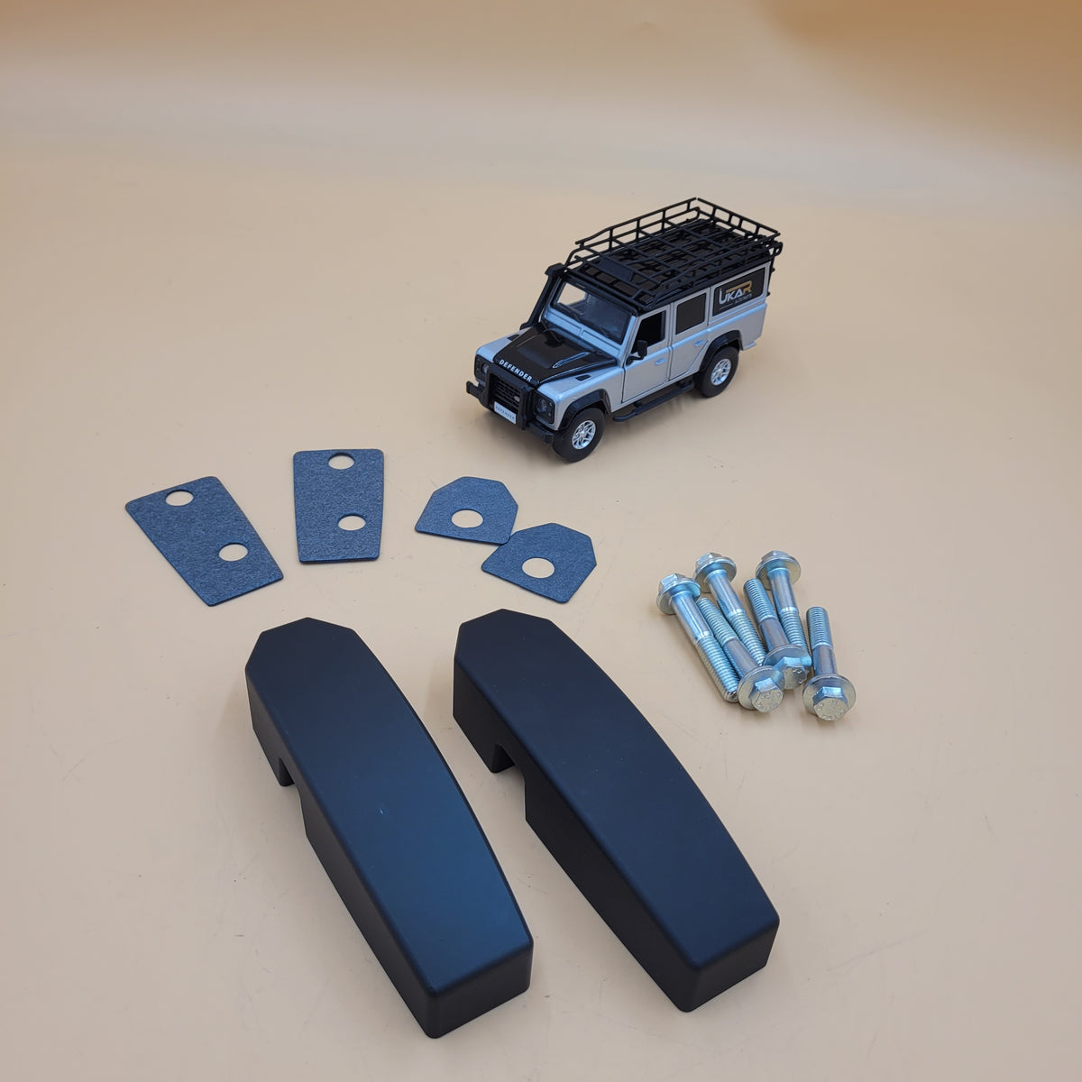 LR DEFENDER -16 ALUMINIUM WINDSCREEN BRACKET PAIR BLACK DA1142B