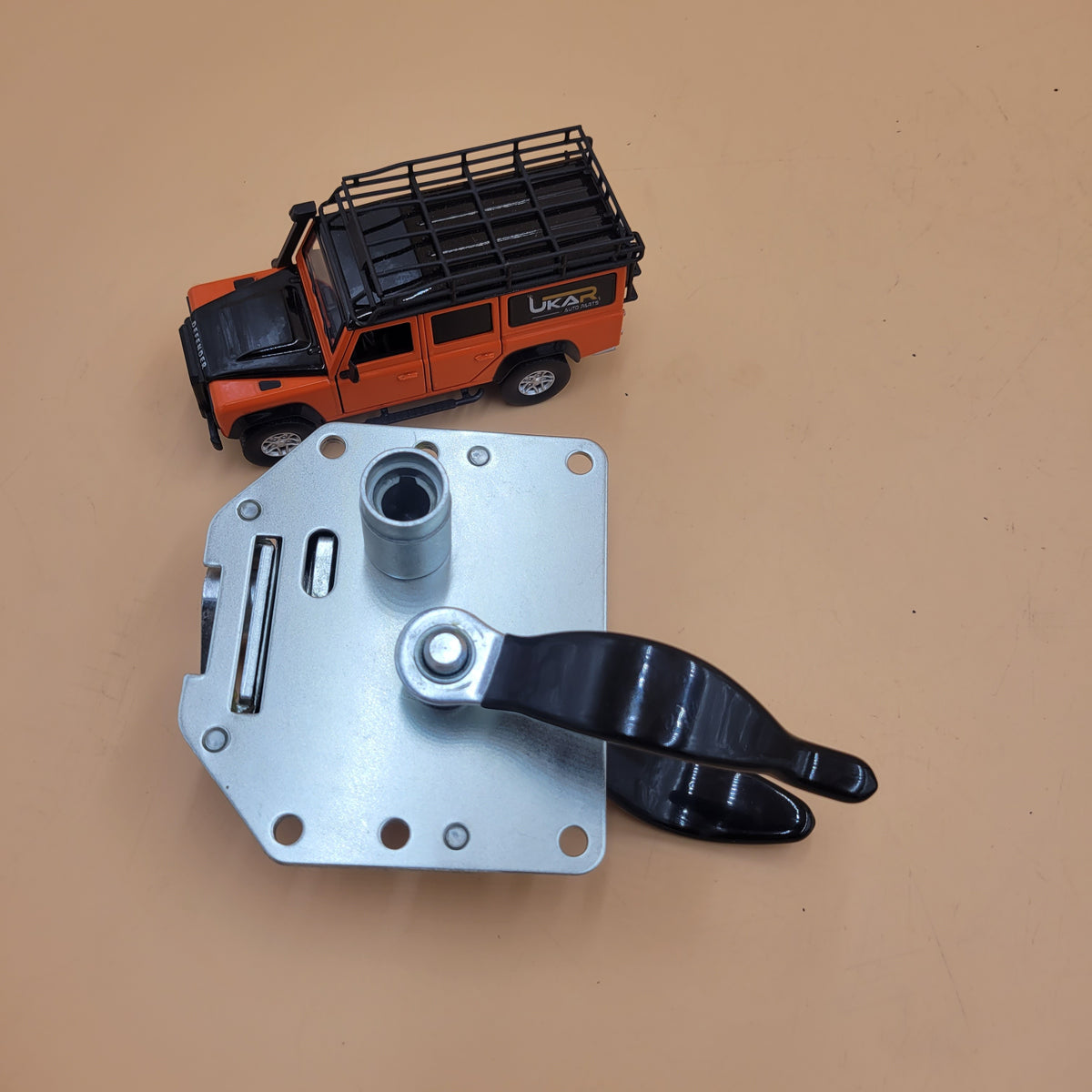 LR DEFENDER 02-11 Rear End Door Handle and Latch Without CLS FQJ500340