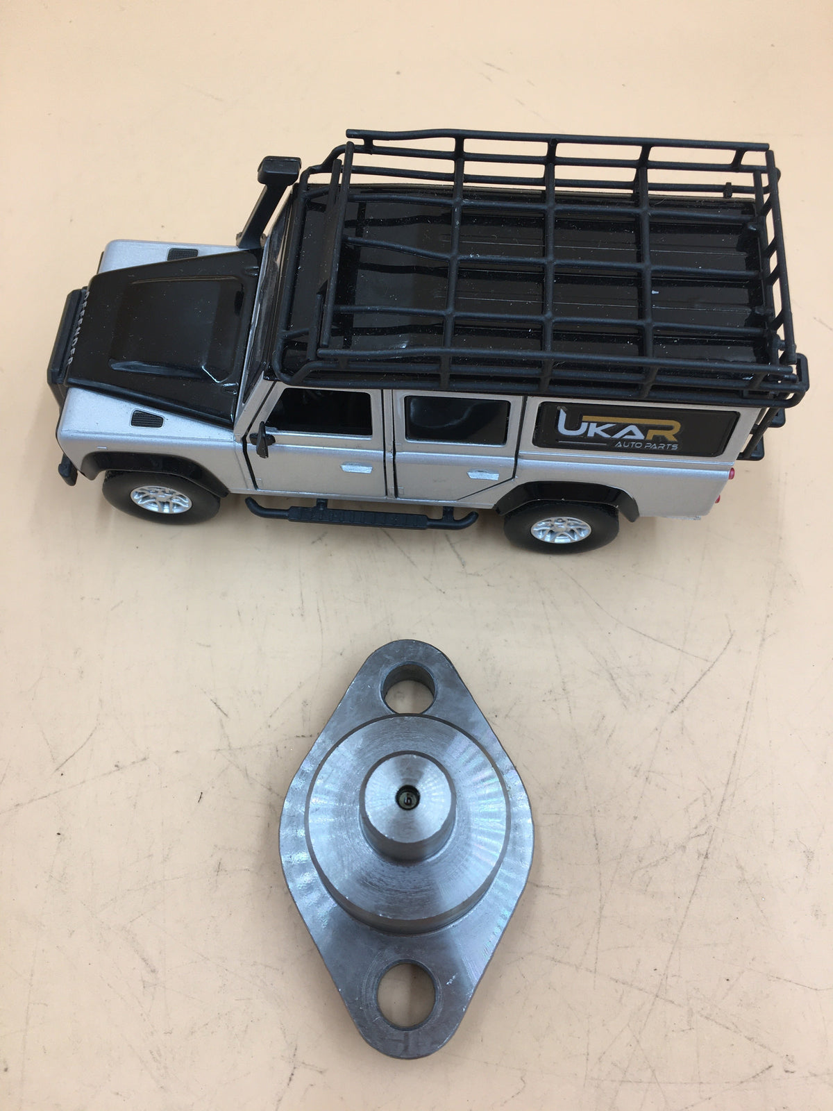 LR DEFENDER -06 DISCOVERY RR Classic Upper Swivel Pin FTC2882
