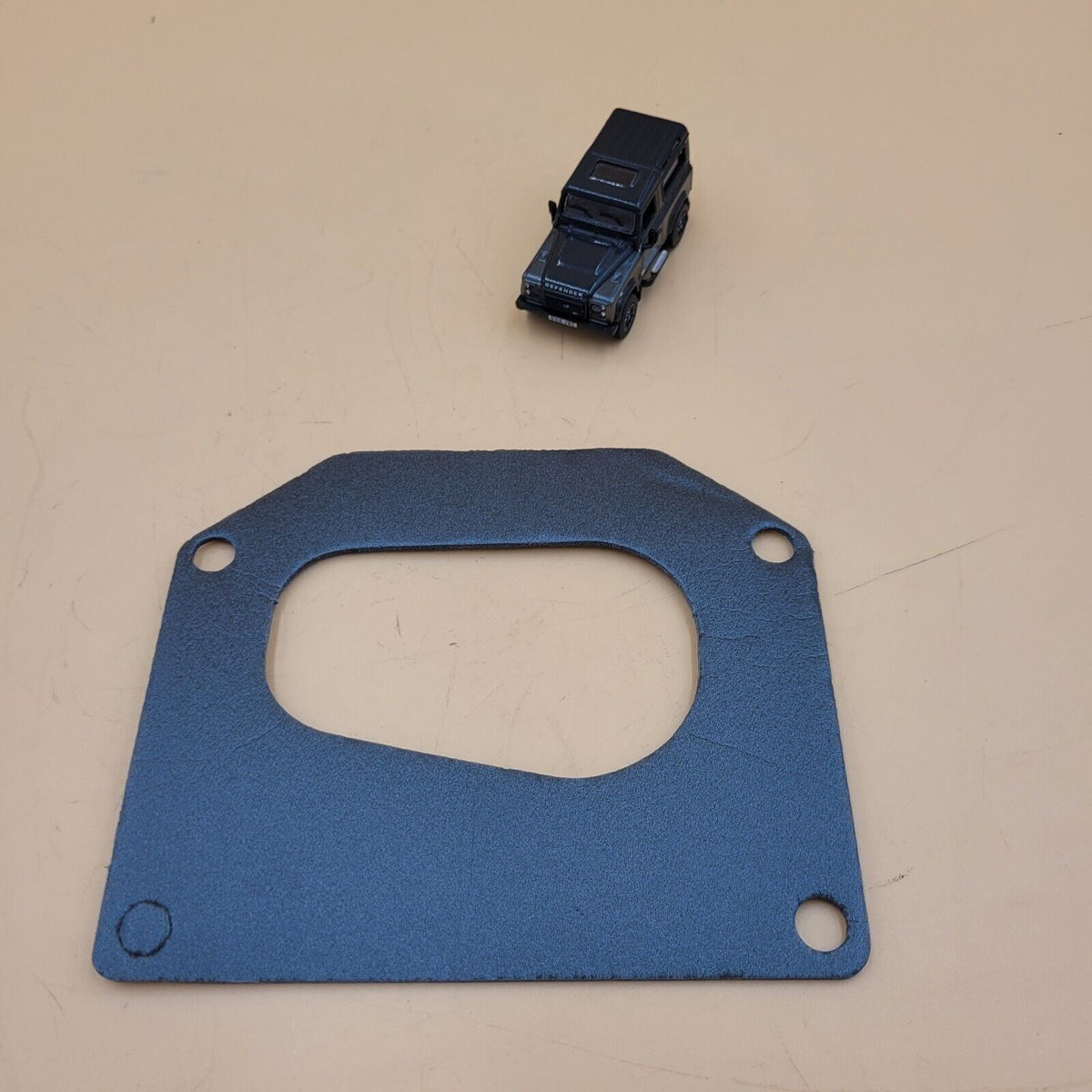 LR DEFENDER 07- on Rear End Door Lock Gasket / Seal LR032389