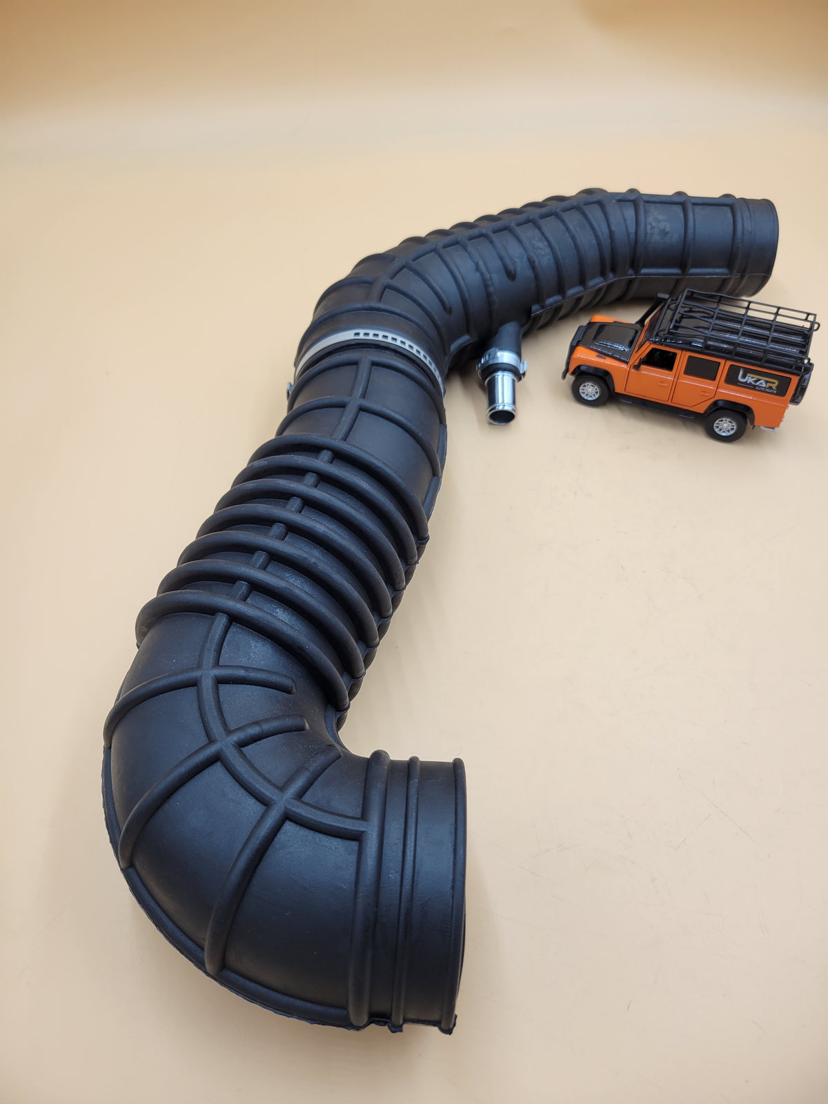 LR DEFENDER 300TDI non-EGR Air Pipe from Air Filter to Turbo ESR2731