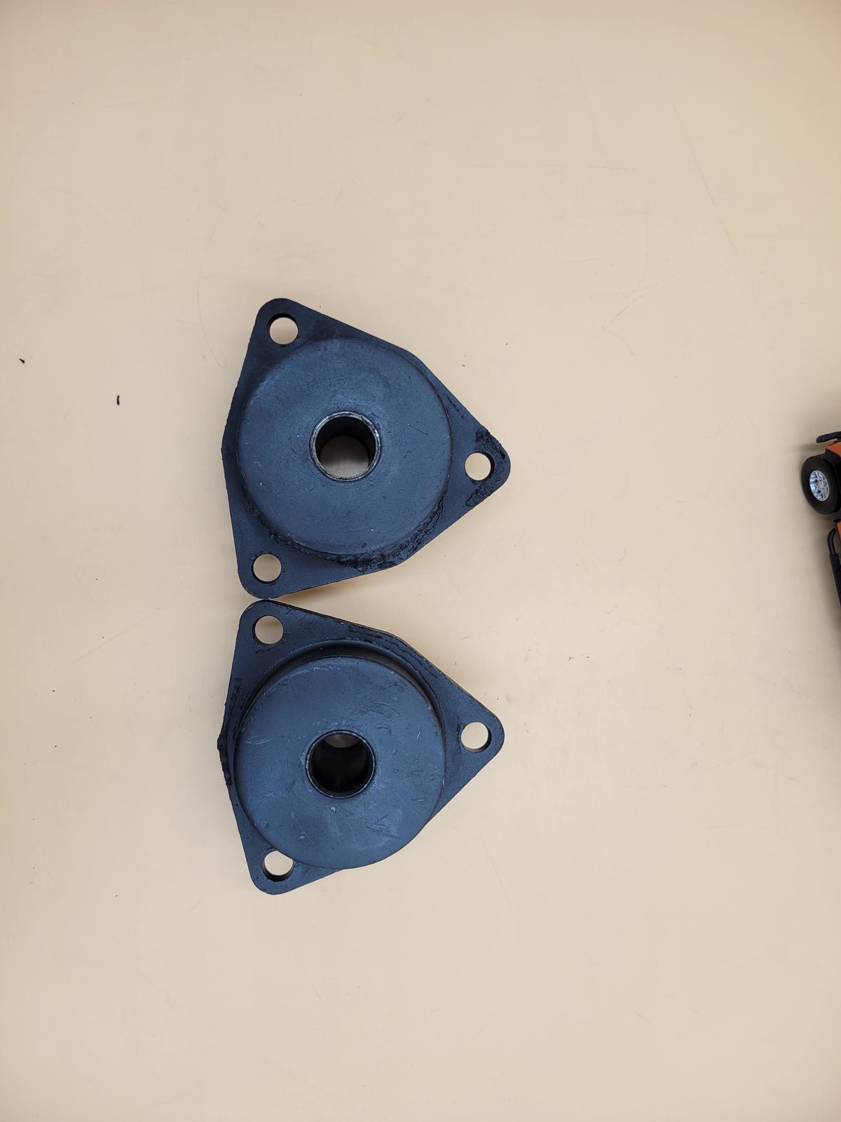 LR DEFENDER -16 DISCOVERY I RR Classic Rear Radius Arm Bush Kit Pair STC618 / NTC9027