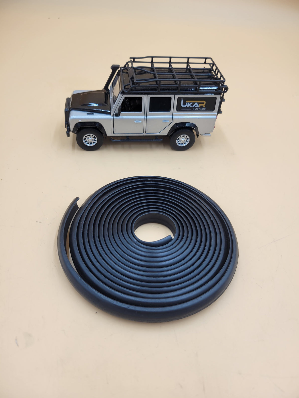 LR DEFENDER -06 Side Window Filler Strip Seal MUC1005