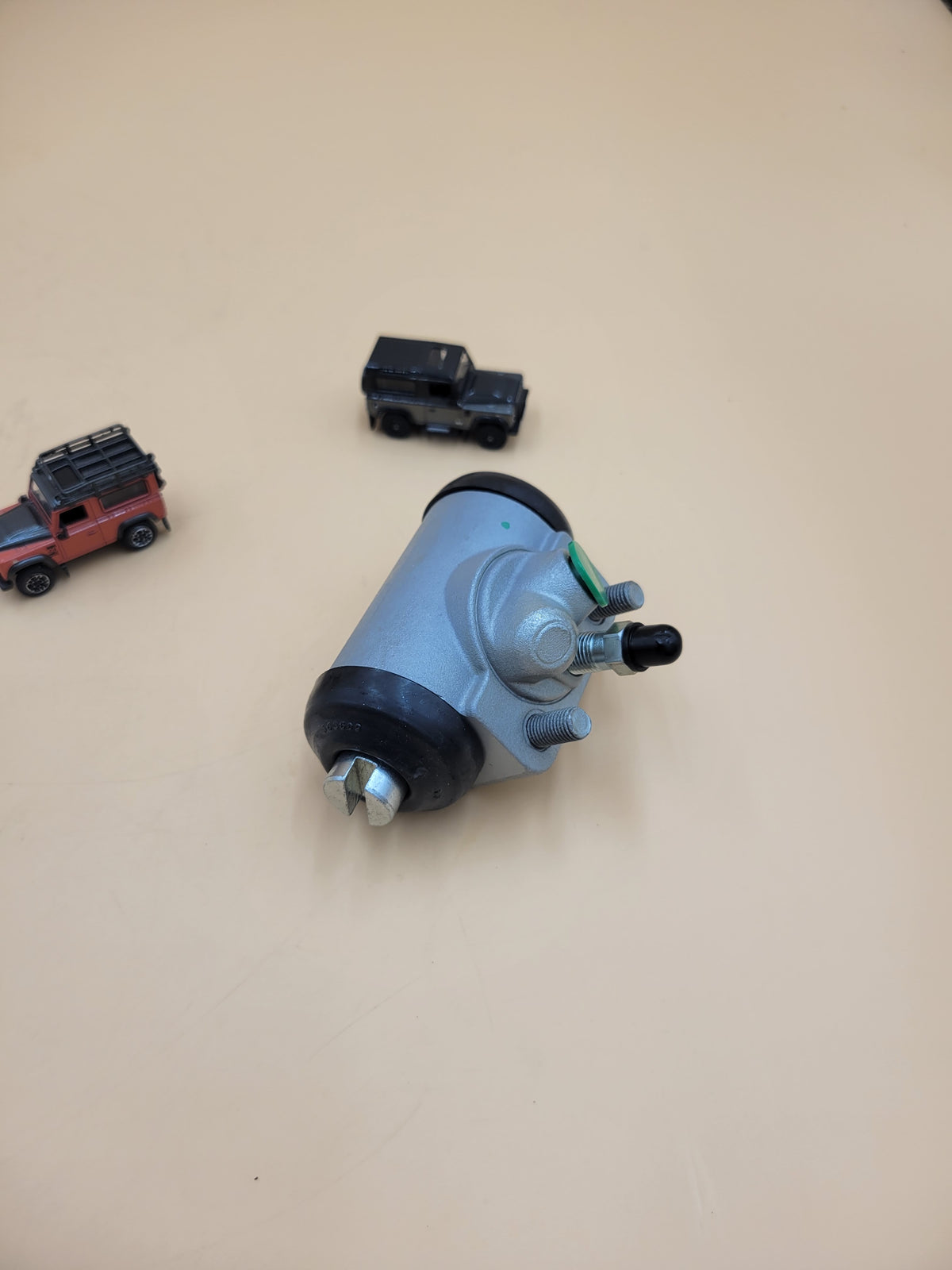 LAND ROVER DEFENDER 130 REAR WHEEL CYLINDER - LEFT HAND SIDE RTC3627