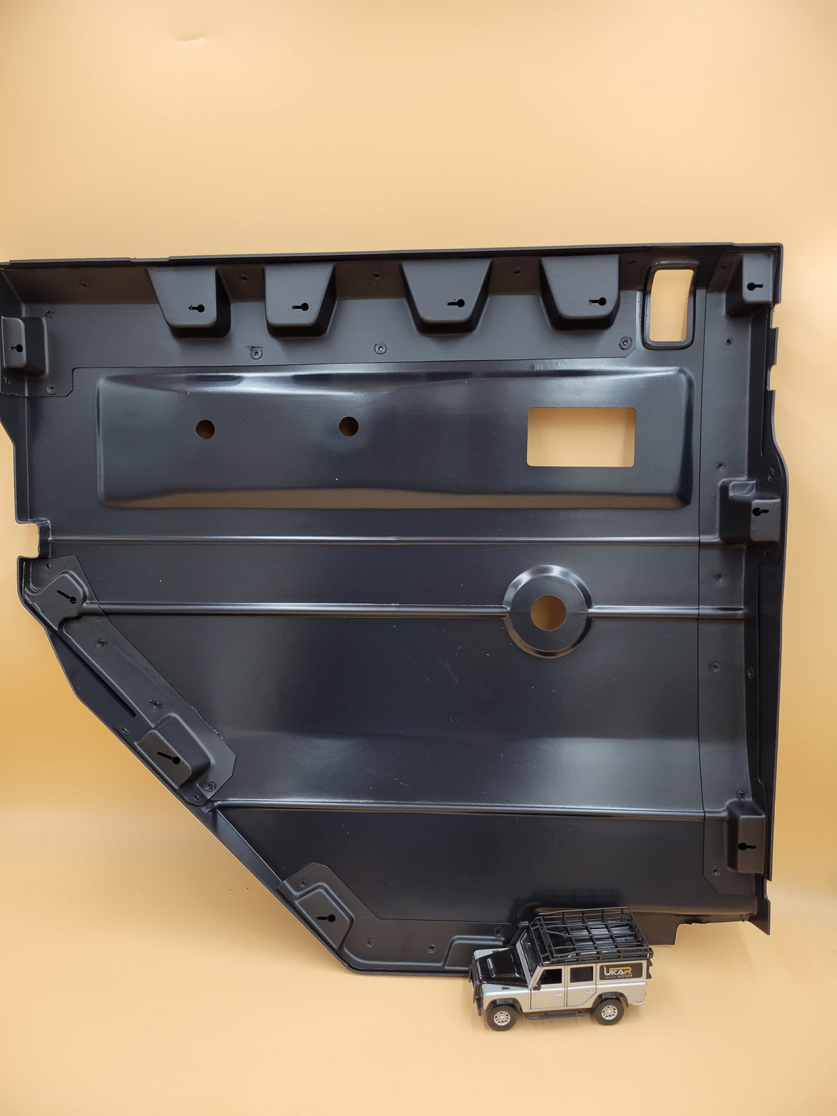 LR DEFENDER 110' -04 Rear Side RH Door Casing Card Black Manual DA2480