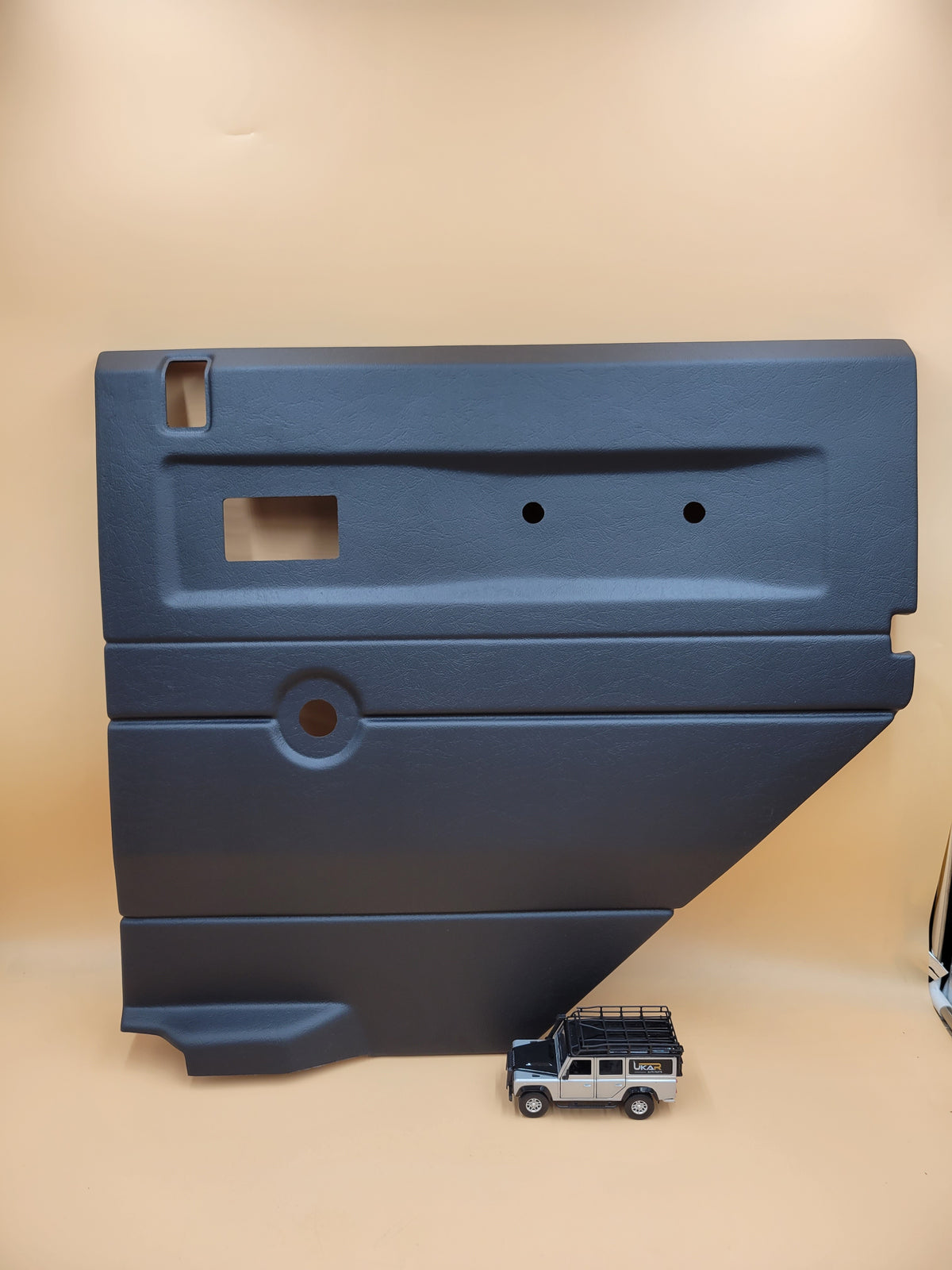 LR DEFENDER 110' -04 Rear Side RH Door Casing Card Black Manual DA2480