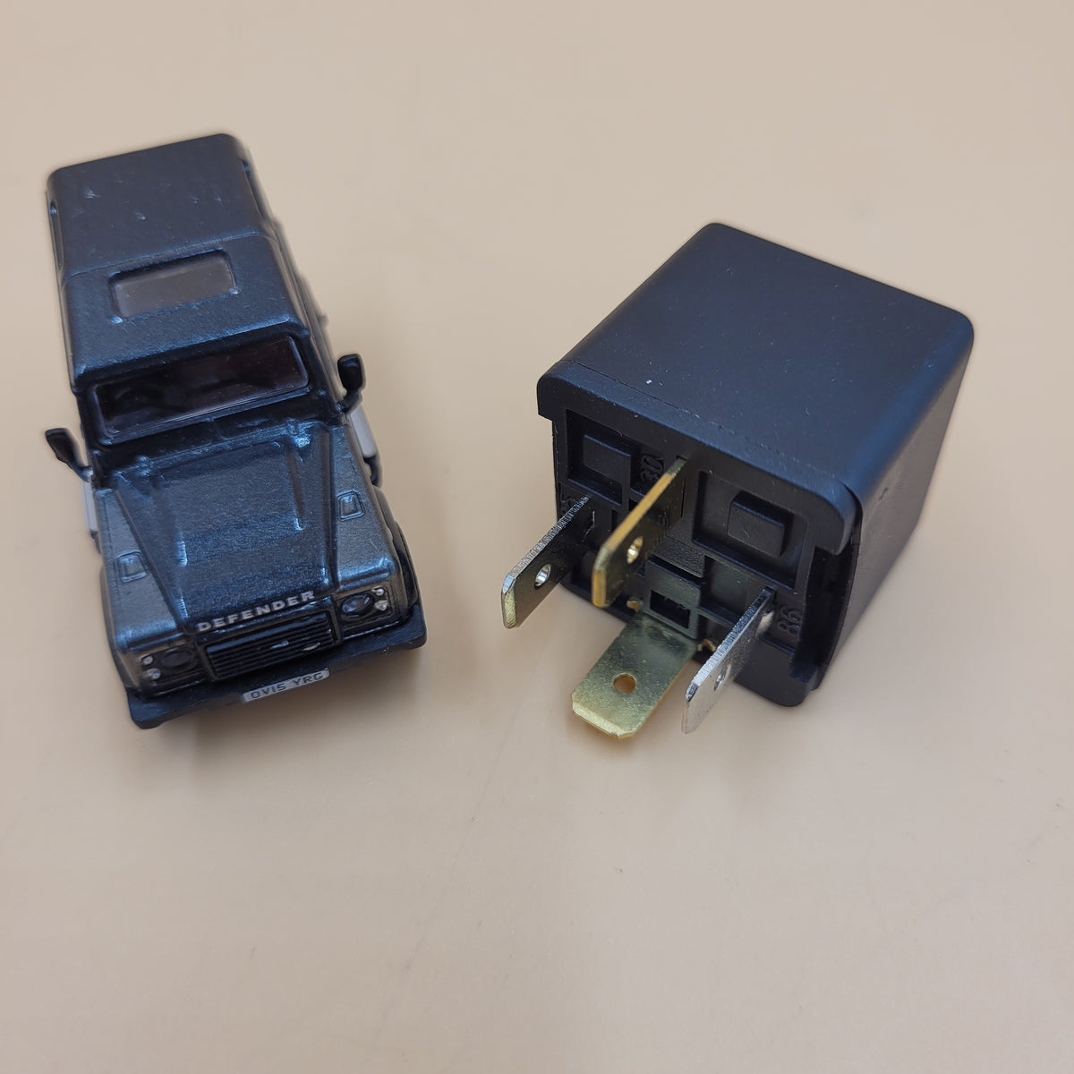 LR DEFENDER DISCOVERY Multiple Use Relay YWB10027