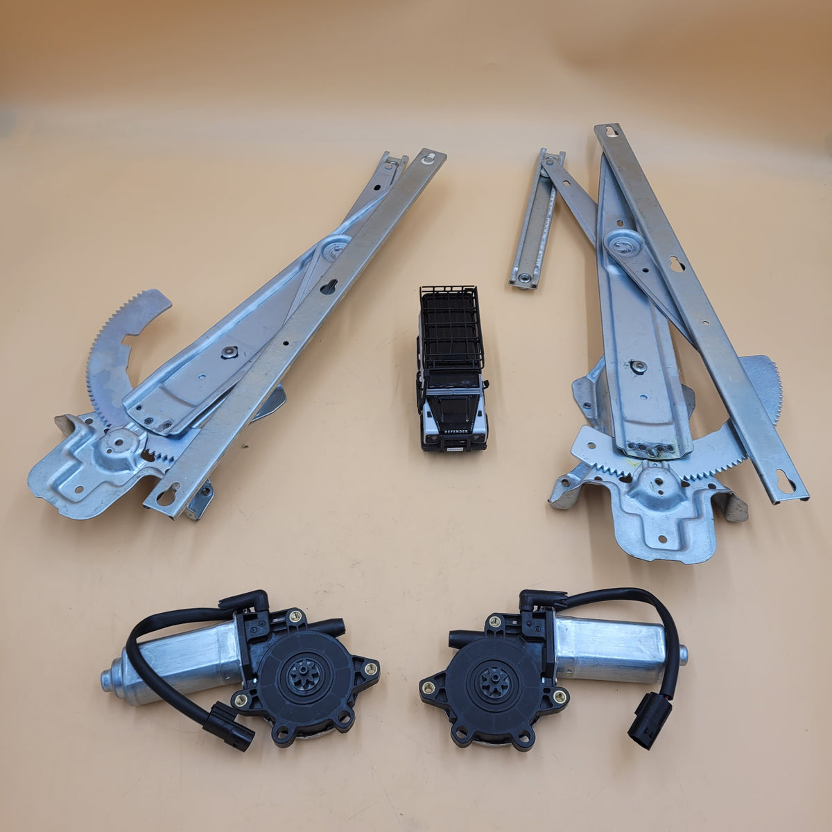 LAND ROVER DISCOVERY 1 FRONT RH / PASSENGER WINDOW REGULATOR MECHANISM LR006373