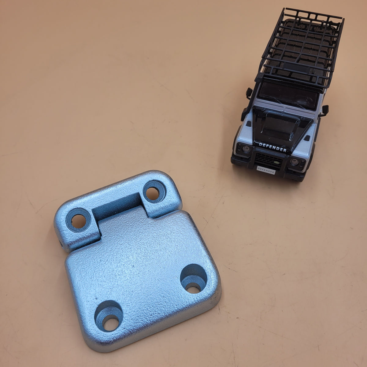 LR DEFENDER -16 RH FRONT LOWER & 2ROW UPPER or LOWER DOR HINGE LR074026 BR1122A