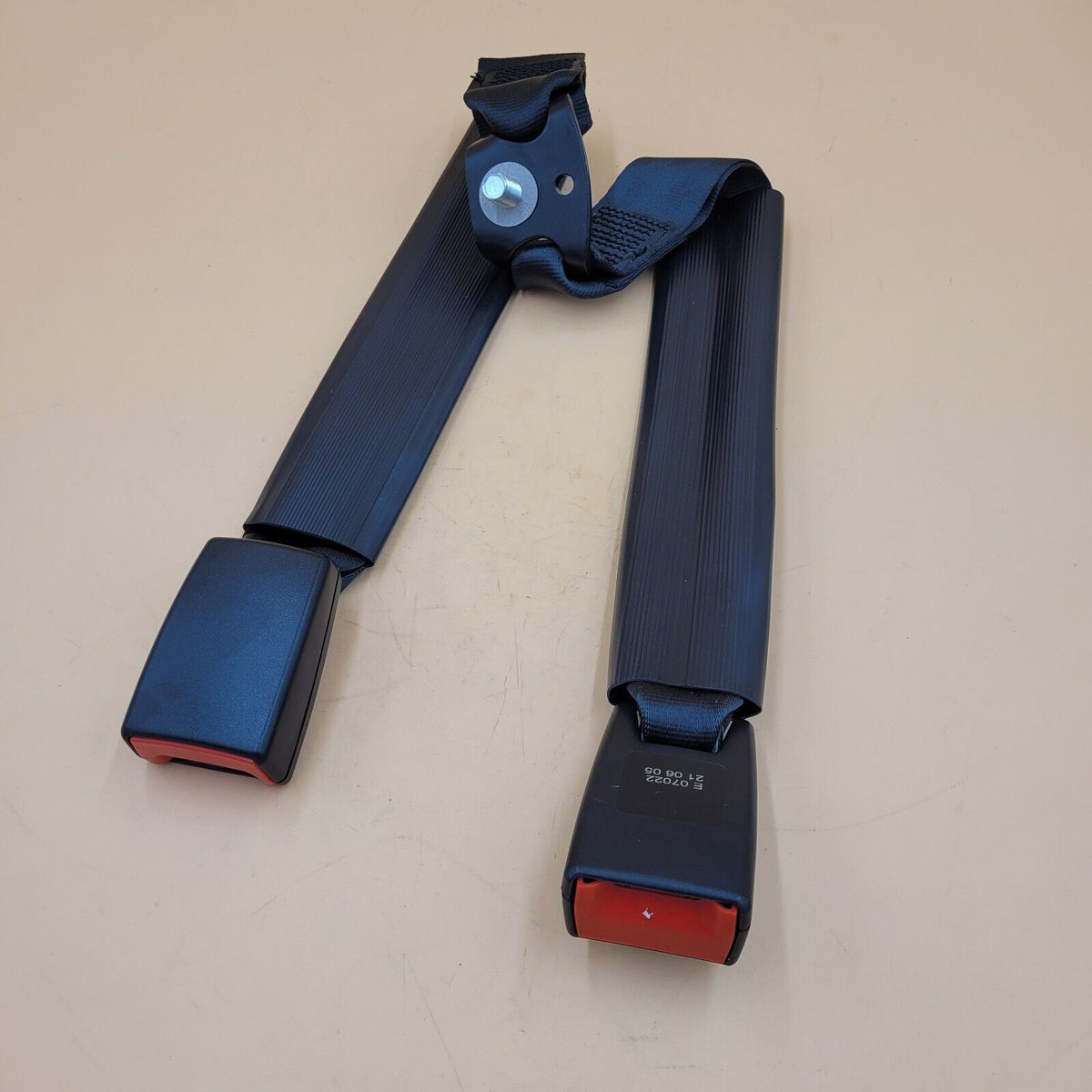 LR DEFENDER 93-06 110/130 Short End Seat Belt Buckles For Second Row BTR5781